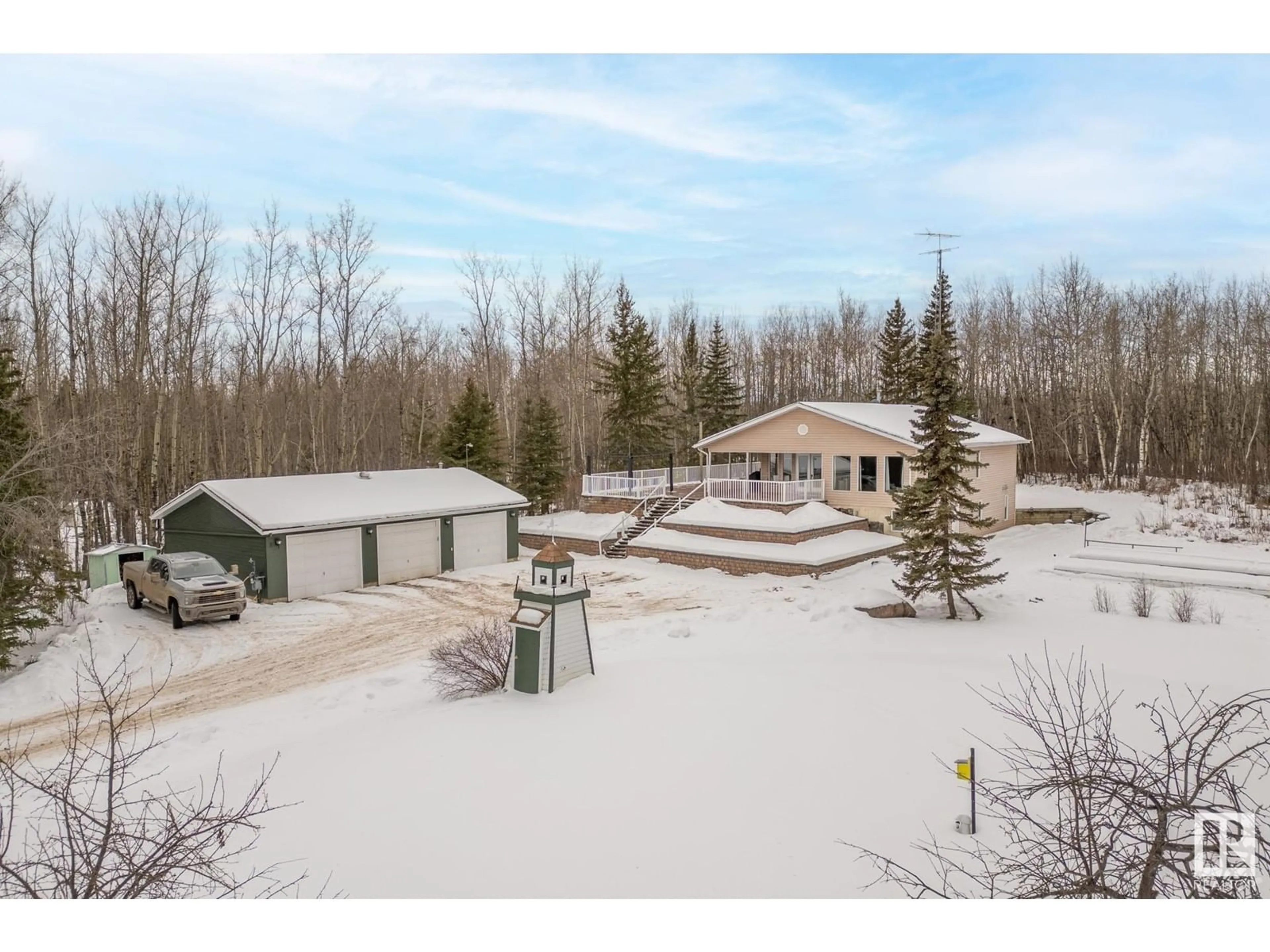 A pic from outside/outdoor area/front of a property/back of a property/a pic from drone, unknown for 4551 22 ST, Rural Wetaskiwin County Alberta T0C2C0