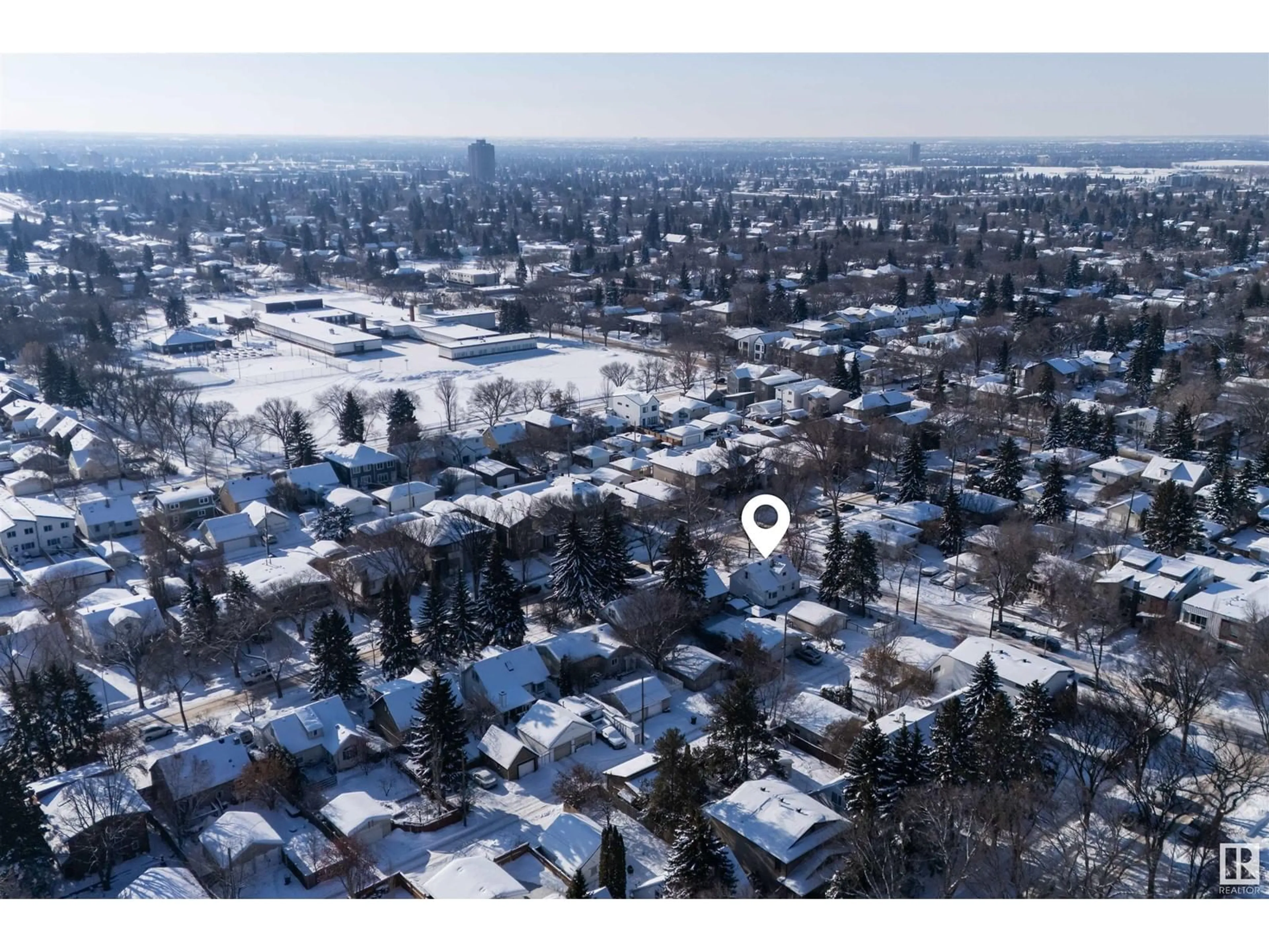 A pic from outside/outdoor area/front of a property/back of a property/a pic from drone, unknown for 10536 67 AV NW, Edmonton Alberta T6H1Z5