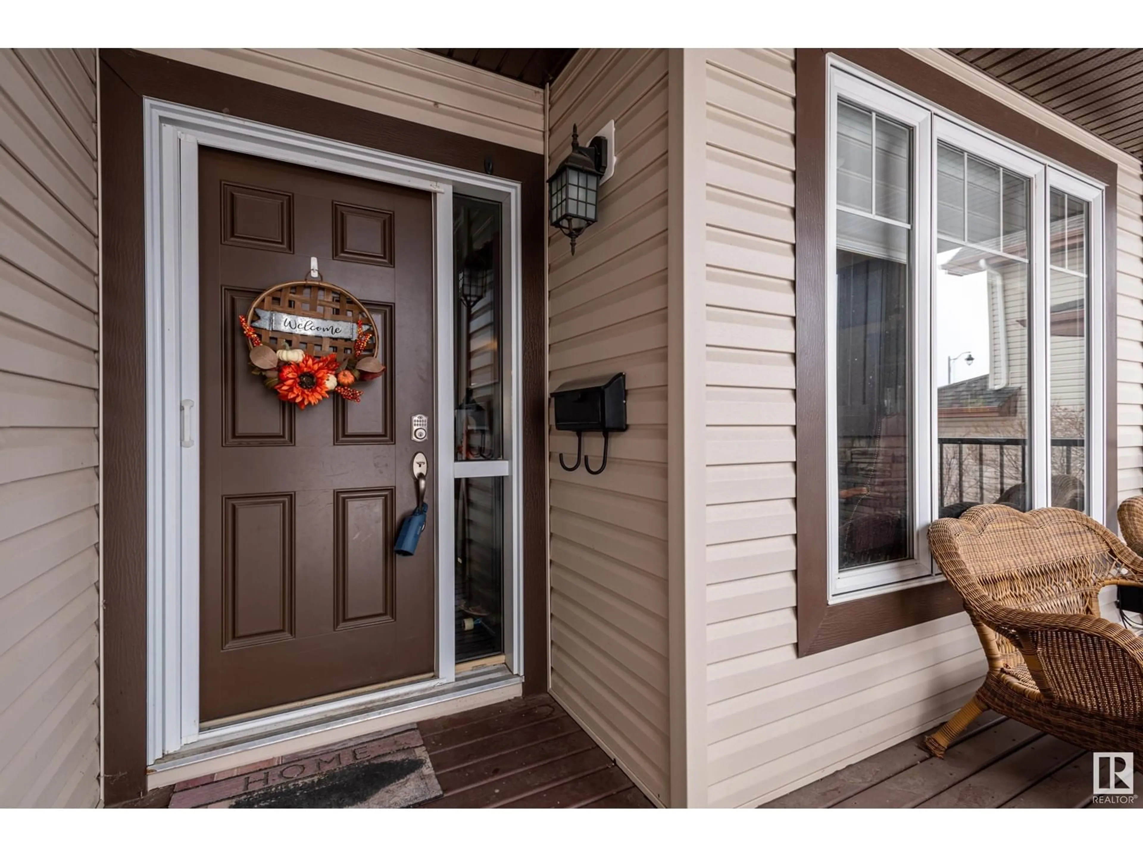 Indoor entryway for 20623 57 AV NW, Edmonton Alberta T6M0B5