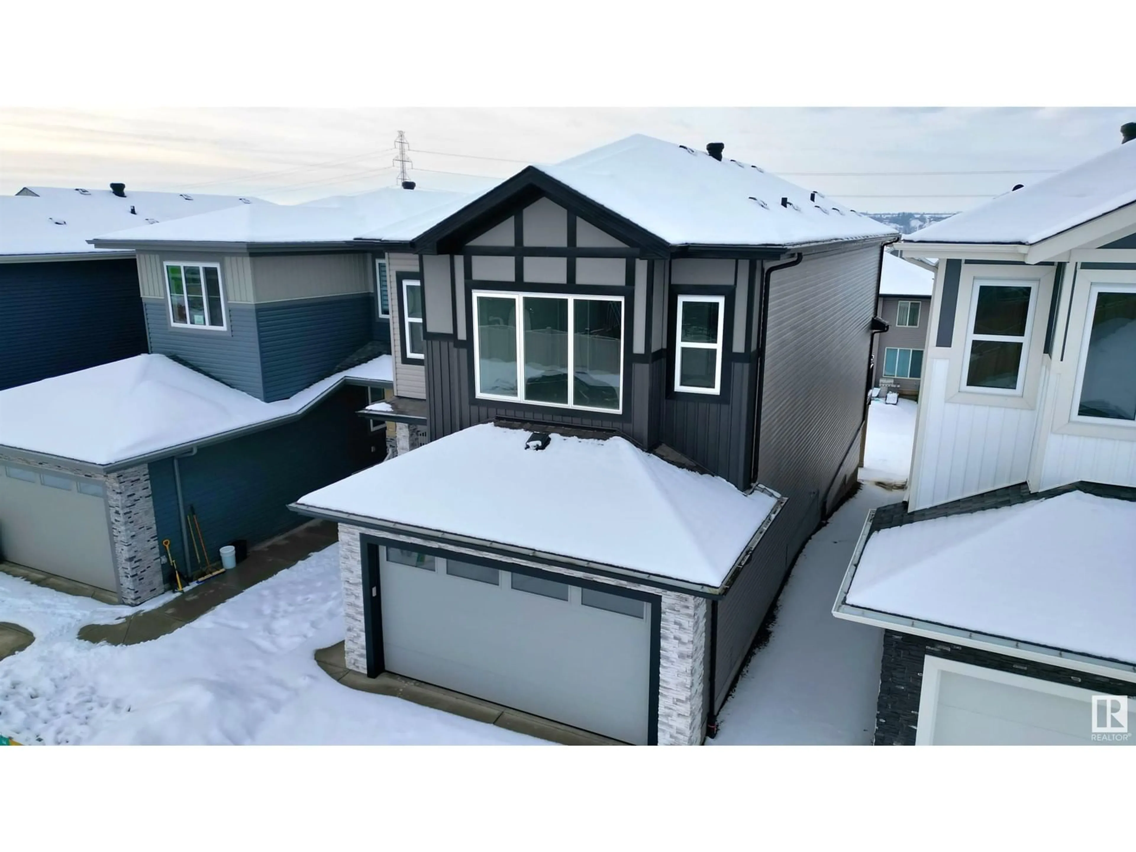 A pic from outside/outdoor area/front of a property/back of a property/a pic from drone, street for 38 WYNN RD, Fort Saskatchewan Alberta T8L0W5