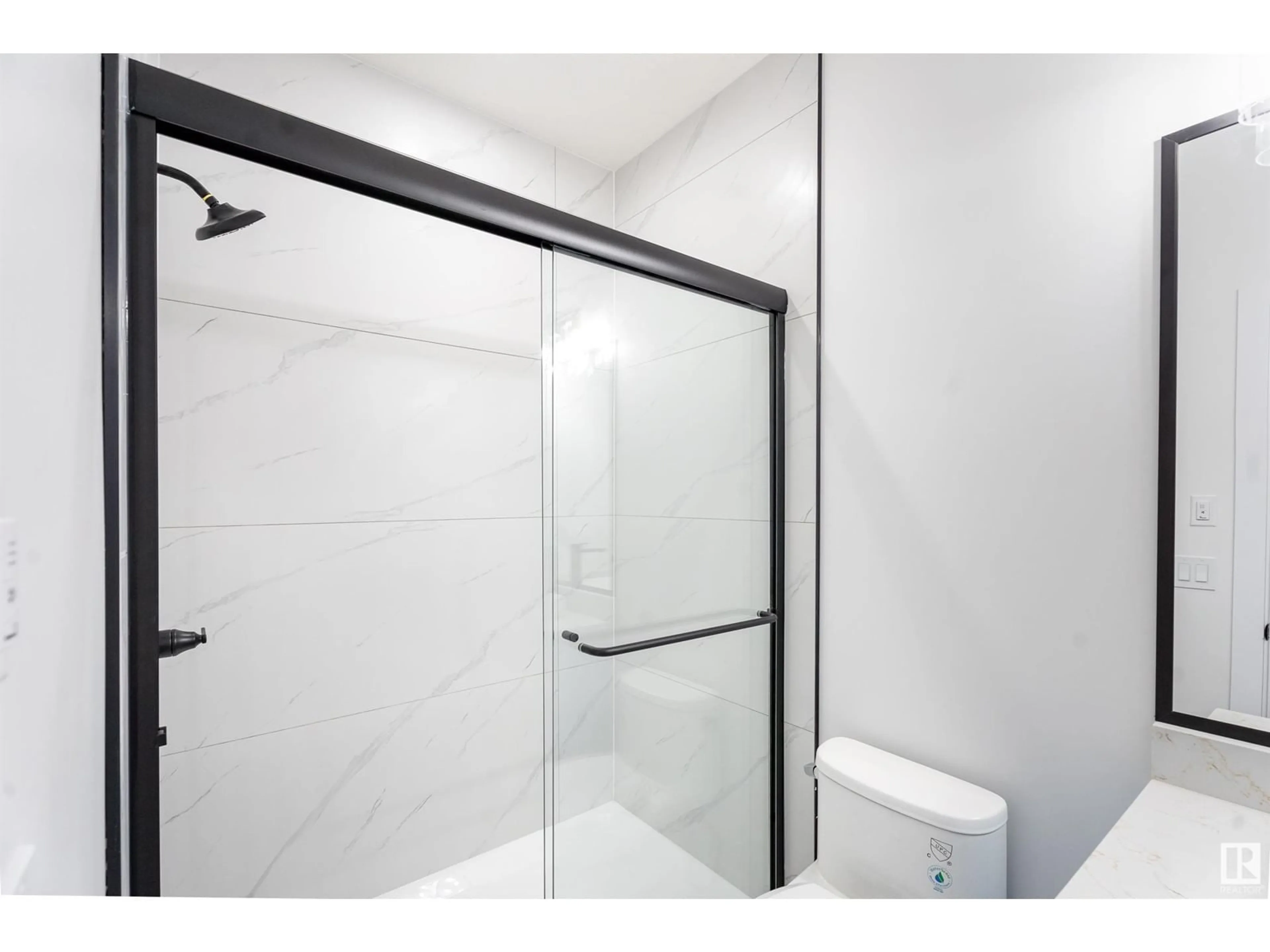 Standard bathroom, ceramic/tile floor for 38 WYNN RD, Fort Saskatchewan Alberta T8L0W5