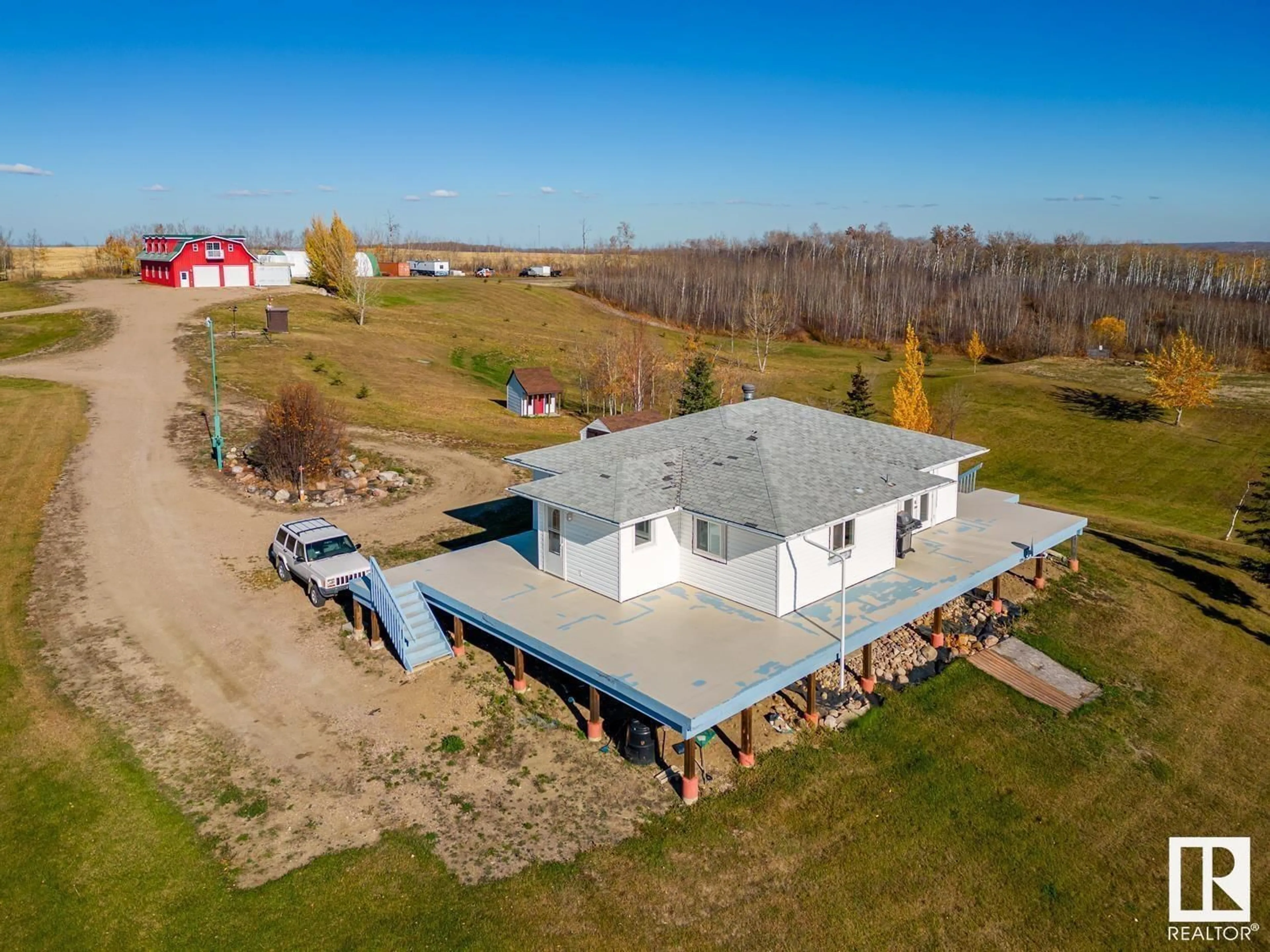 A pic from outside/outdoor area/front of a property/back of a property/a pic from drone, building for 60229 Rge Rd 471, Rural Bonnyville M.D. Alberta T9N2J6