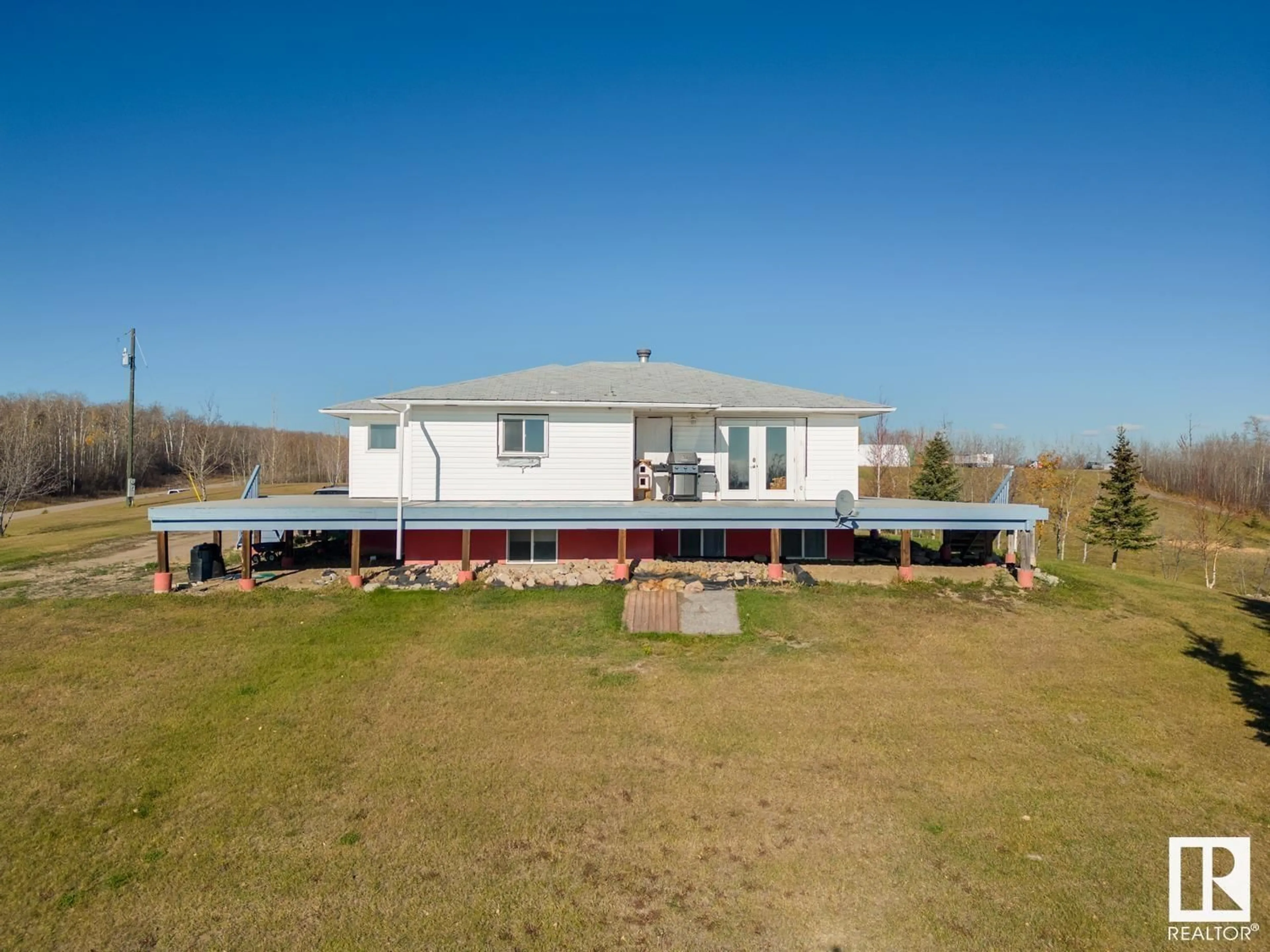 A pic from outside/outdoor area/front of a property/back of a property/a pic from drone, building for 60229 Rge Rd 471, Rural Bonnyville M.D. Alberta T9N2J6