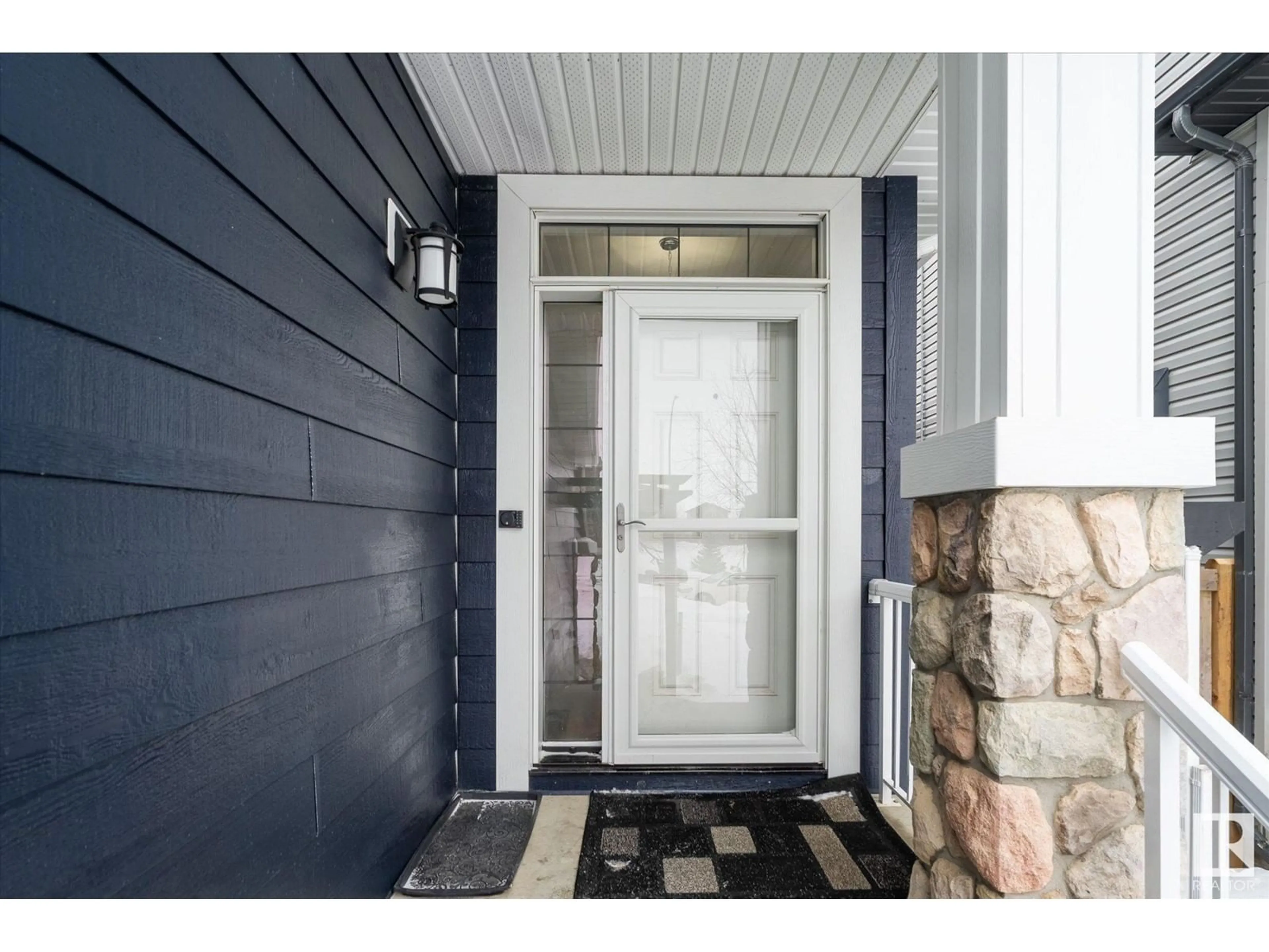 Indoor entryway for 9303 84 AV, Morinville Alberta T8R0A7