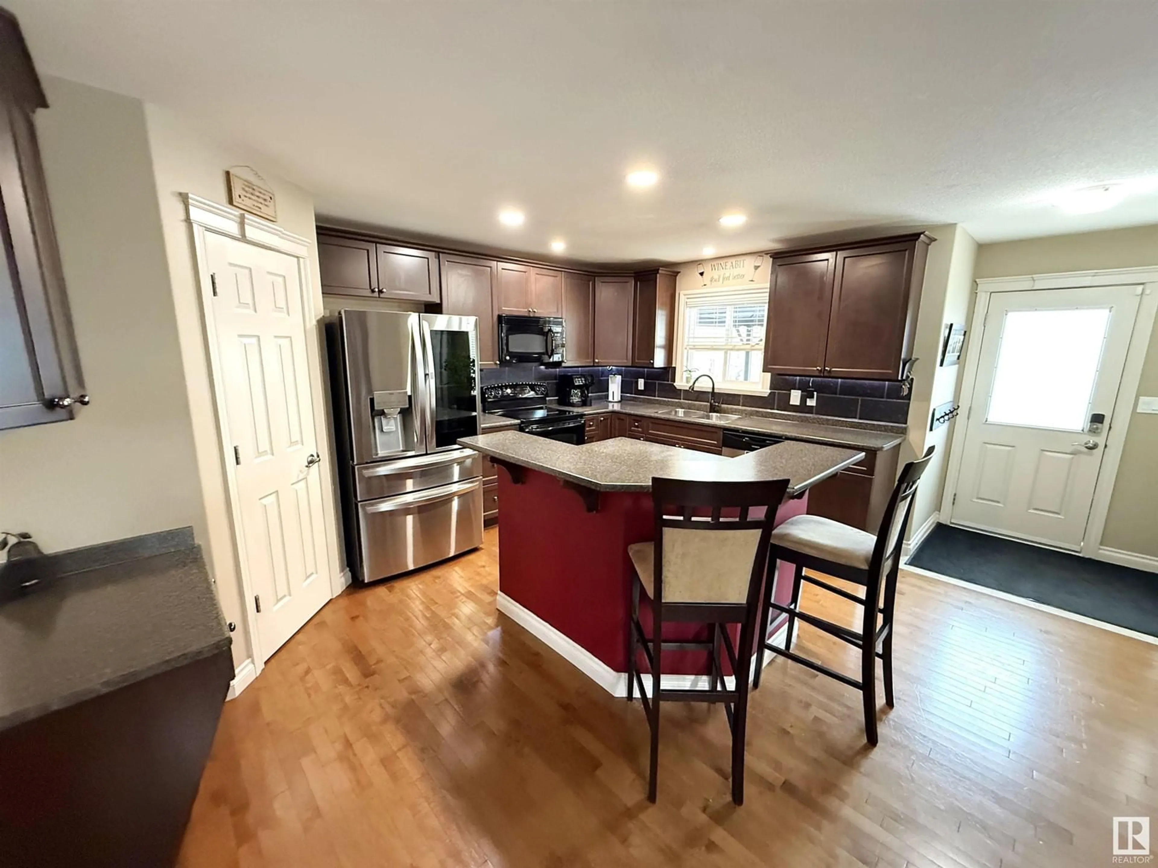 Open concept kitchen, unknown for 51 SPRUCE VILLAGE DR E, Spruce Grove Alberta T7X0H1