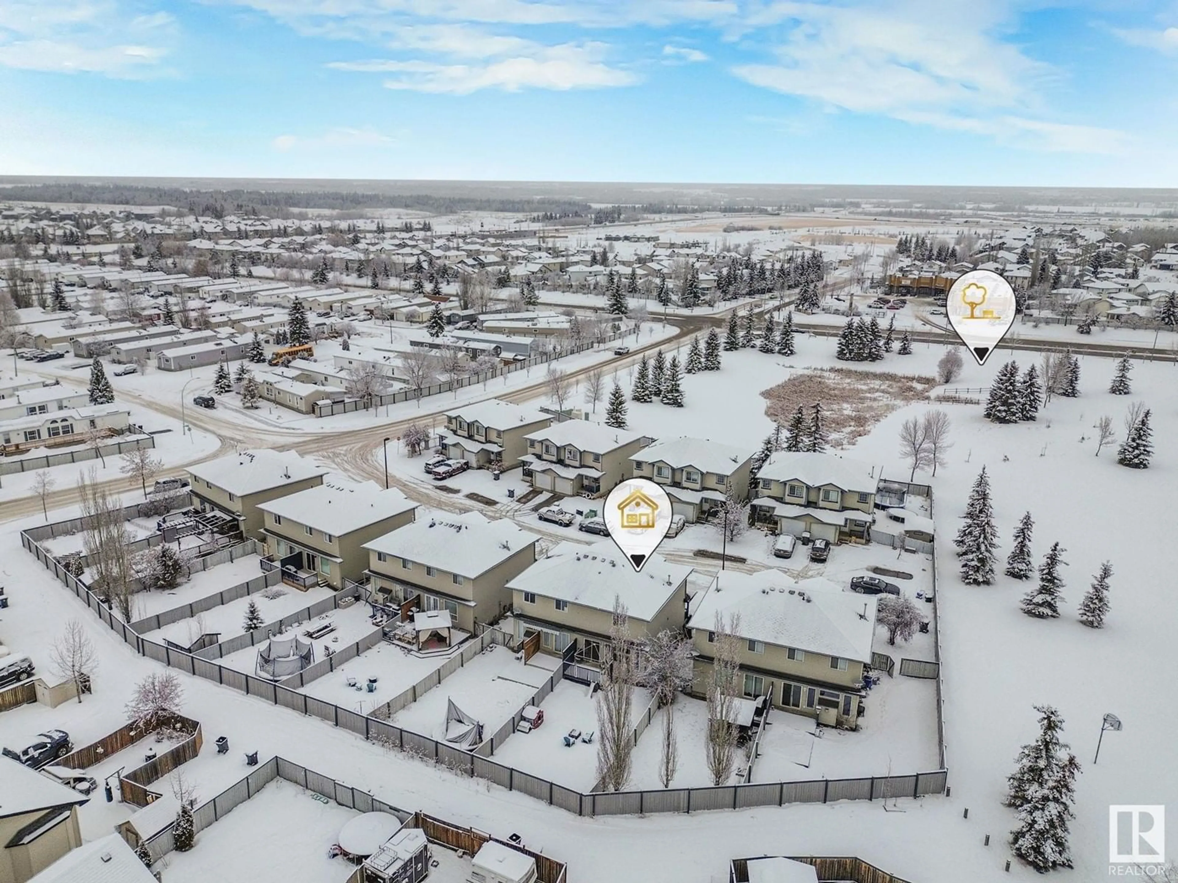 A pic from outside/outdoor area/front of a property/back of a property/a pic from drone, street for #8 324 HEATHERGLEN DR, Spruce Grove Alberta T7J4J4