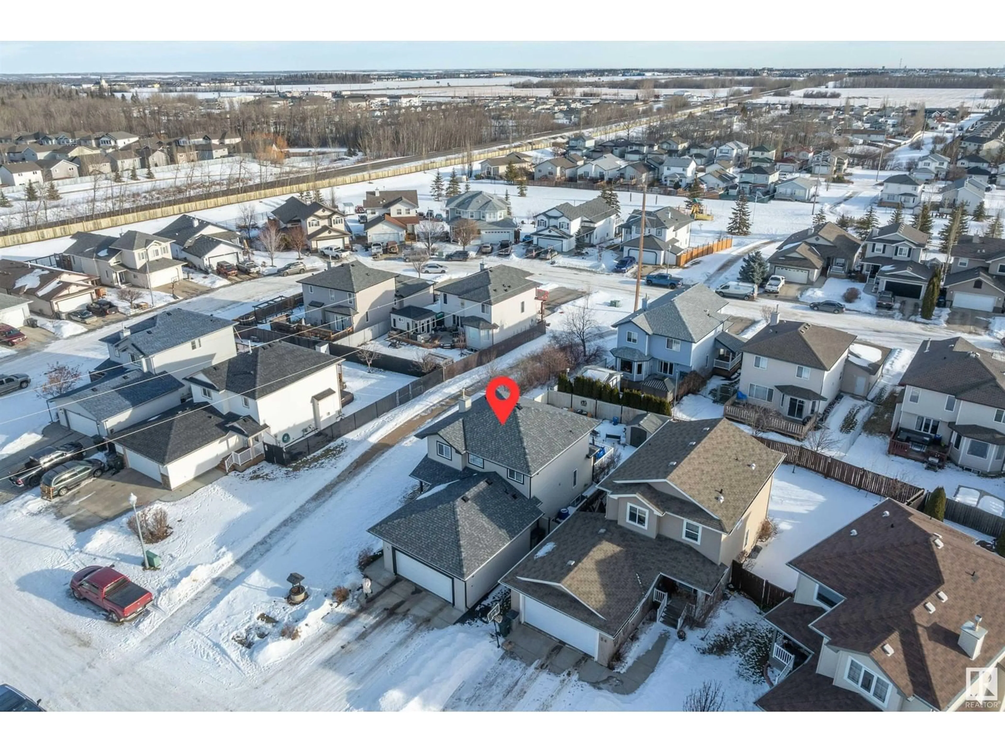 A pic from outside/outdoor area/front of a property/back of a property/a pic from drone, street for 52 GRAYRIDGE CR, Stony Plain Alberta T7Z2Z3