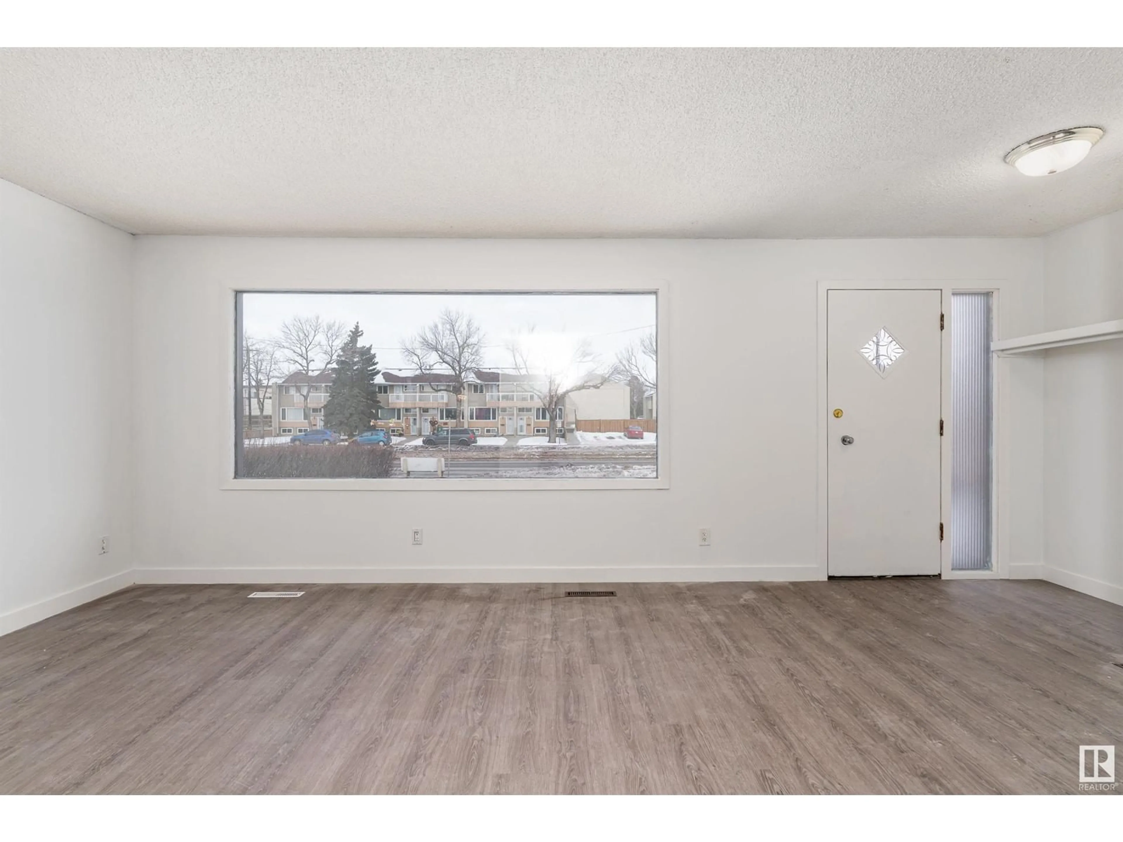 A pic of a room for 8103 132 AV NW, Edmonton Alberta T5C2B3