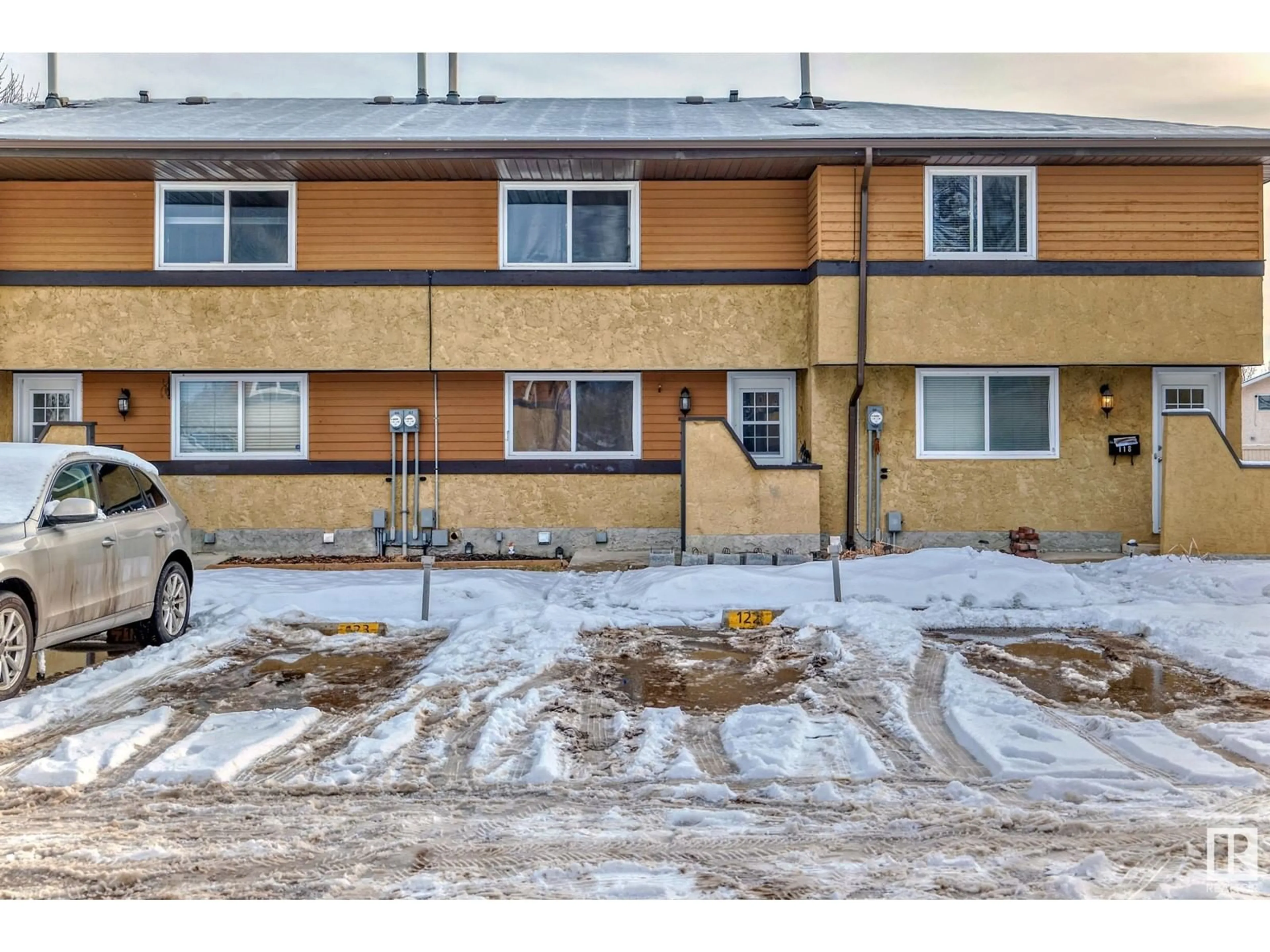 Unknown for 117 WOODBOROUGH WY NW, Edmonton Alberta T5Y1N2