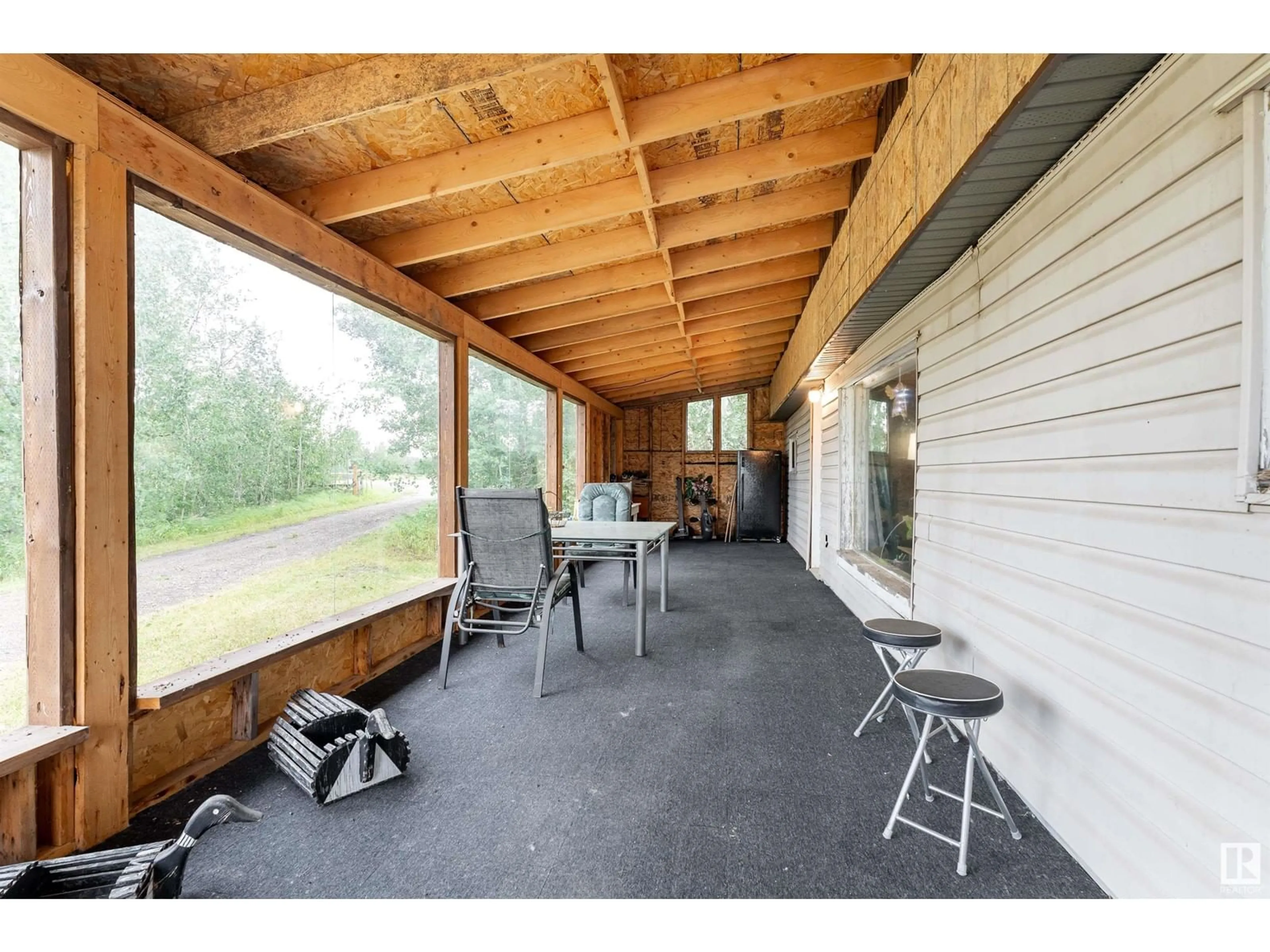 Patio, unknown for 55221 HWY 777, Rural Lac Ste. Anne County Alberta T0E1V0