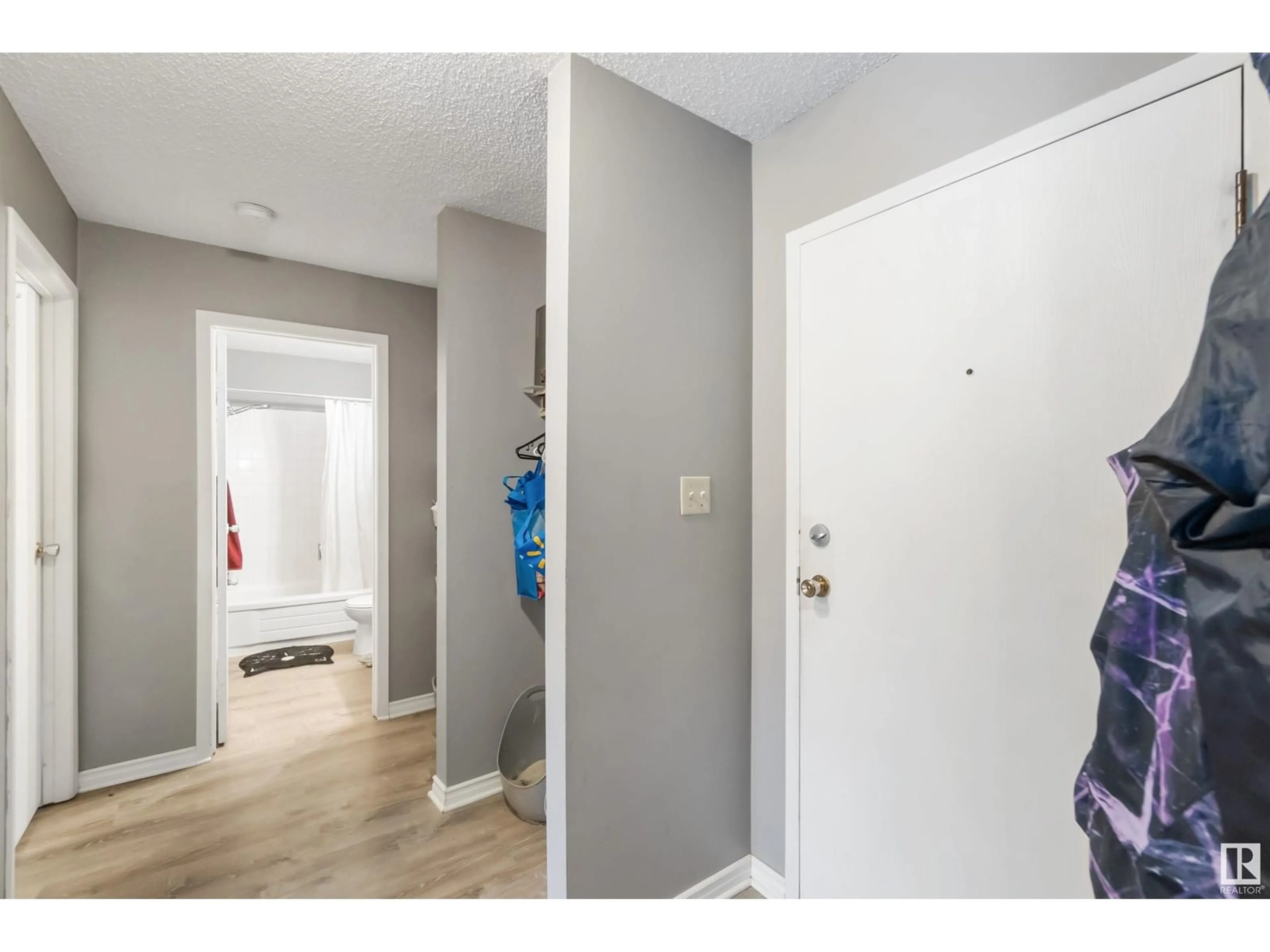 Indoor entryway for #304 10842 107 ST NW, Edmonton Alberta T5H2Z3