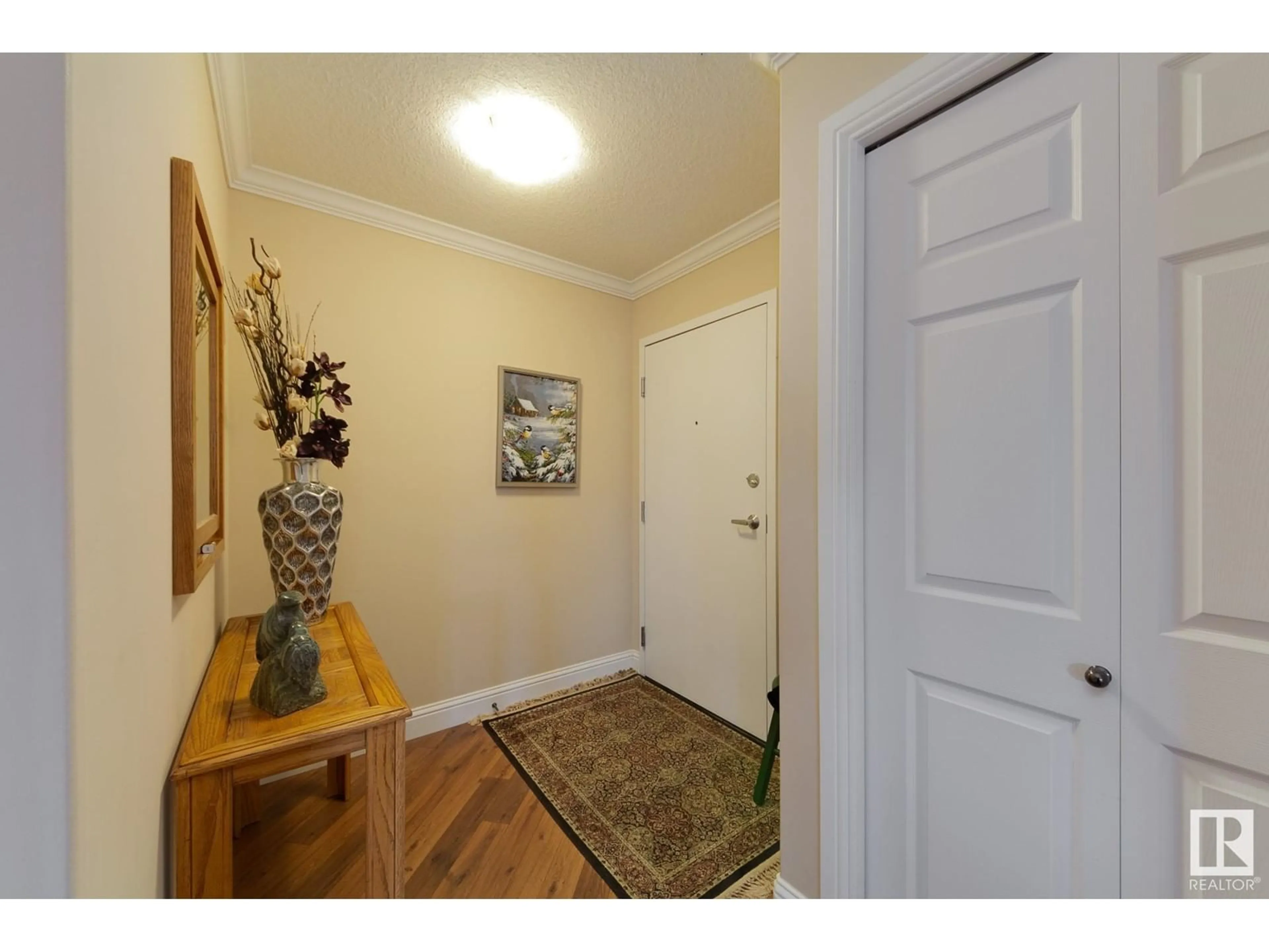 Indoor entryway for #301 14604 125 ST NW, Edmonton Alberta T5X0B4