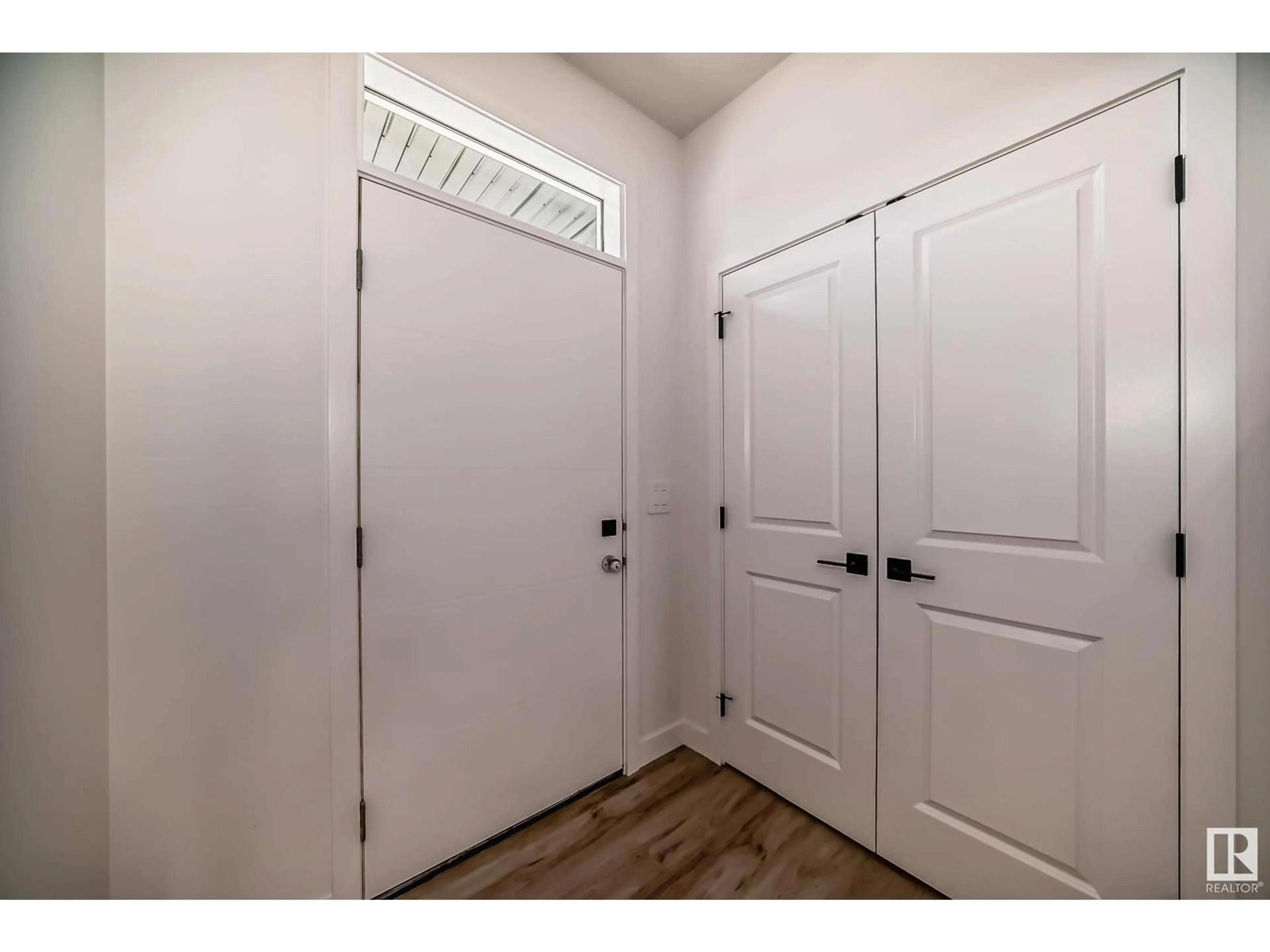 Indoor entryway for 1353/51/1349/47 Keswick DR SW, Edmonton Alberta T6W4V8