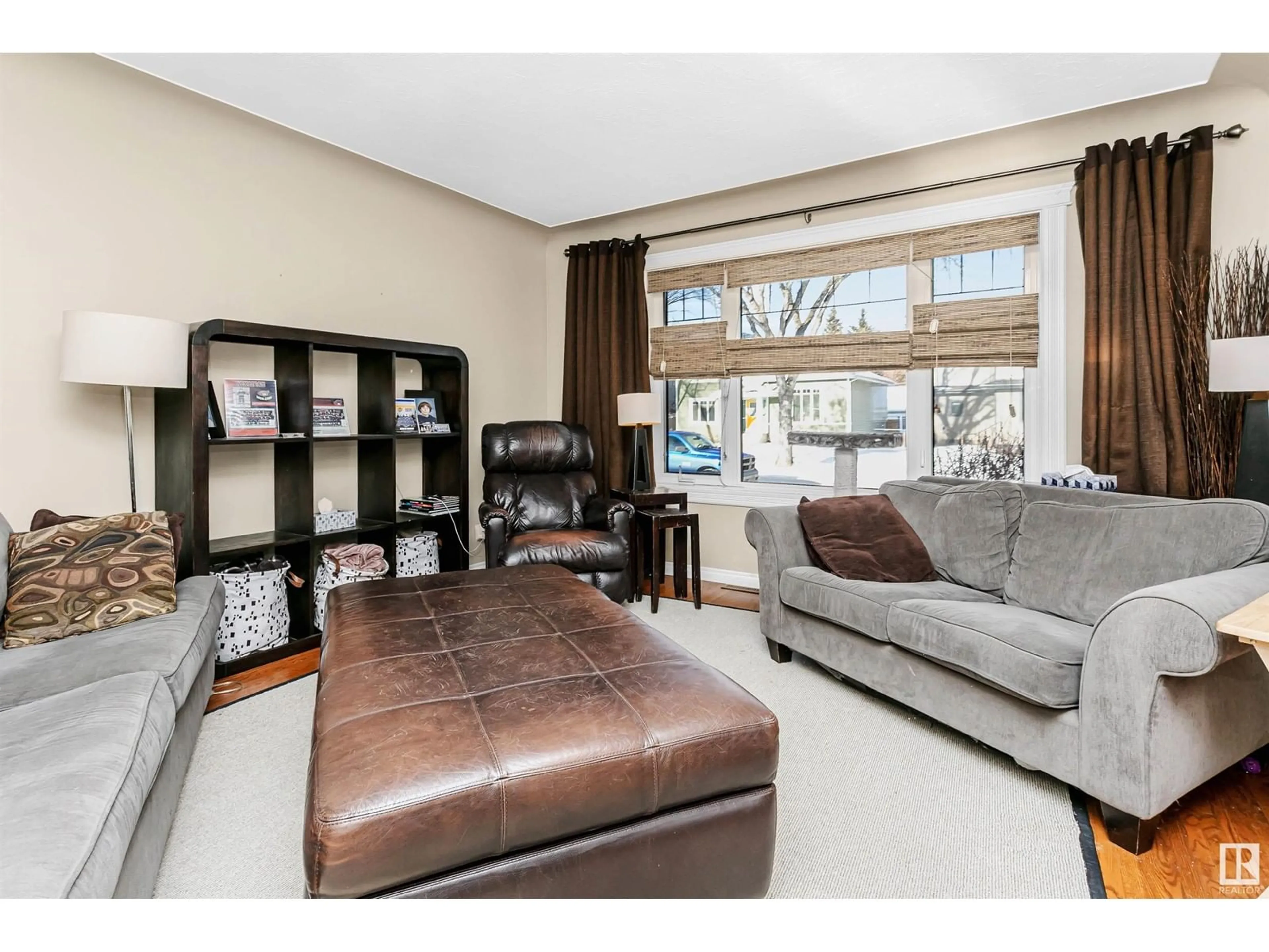 Living room with furniture, unknown for 14631 93 AV NW, Edmonton Alberta T5R5G7