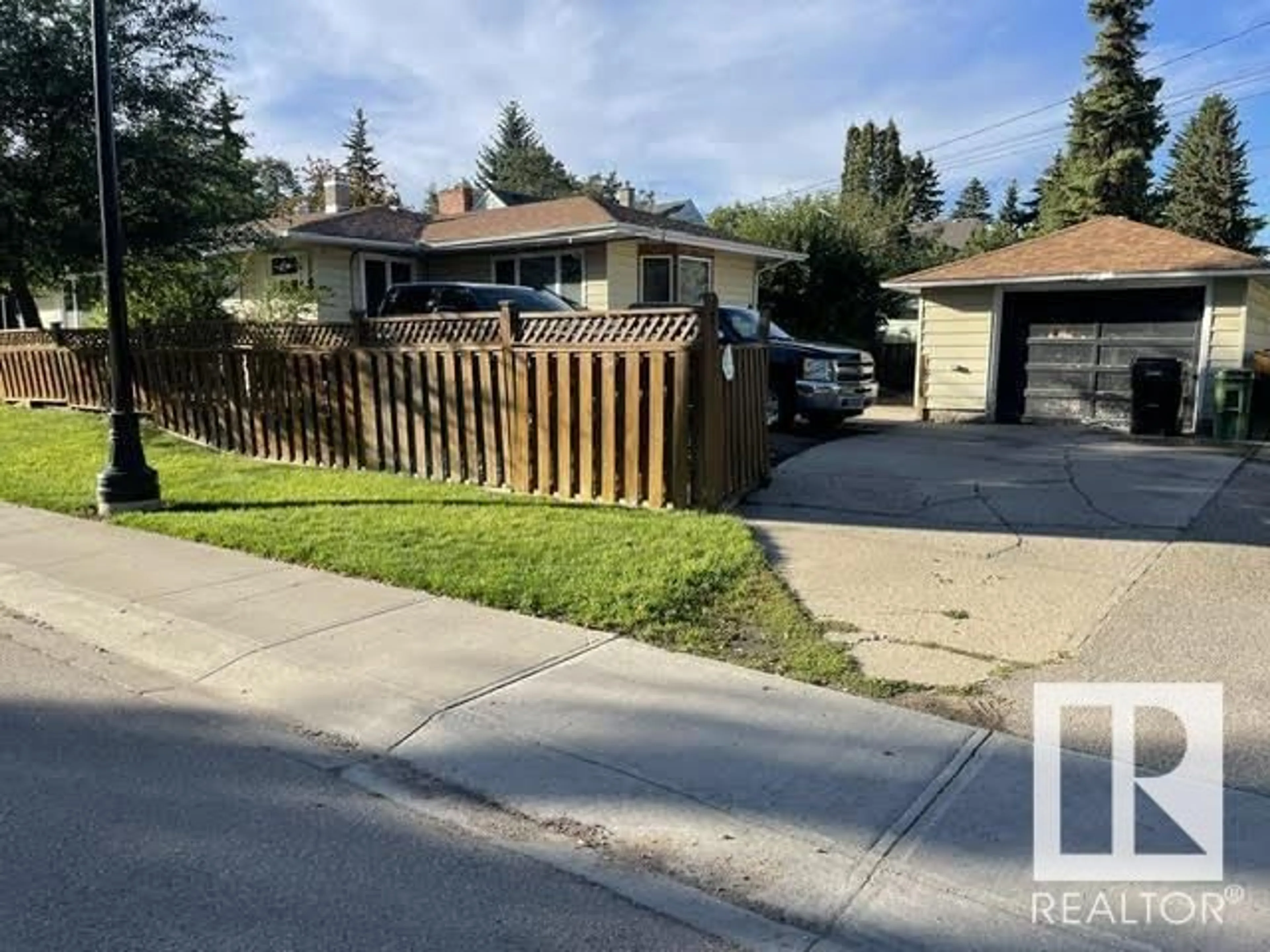 A pic from outside/outdoor area/front of a property/back of a property/a pic from drone, street for 13408 106 AV NW, Edmonton Alberta T5N1A5