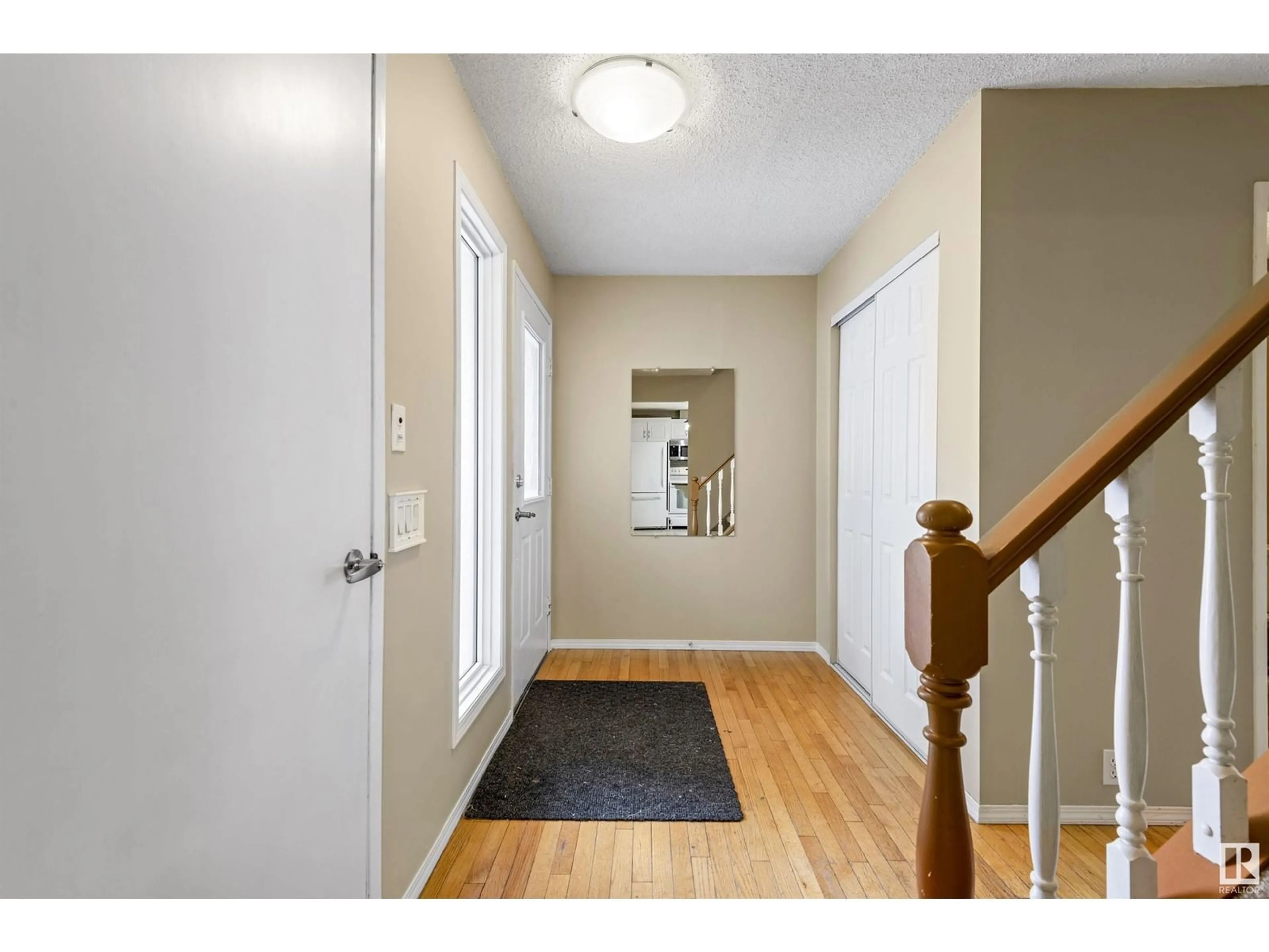 Indoor entryway for 723 WELLINGTON LN, Sherwood Park Alberta T8A4H7