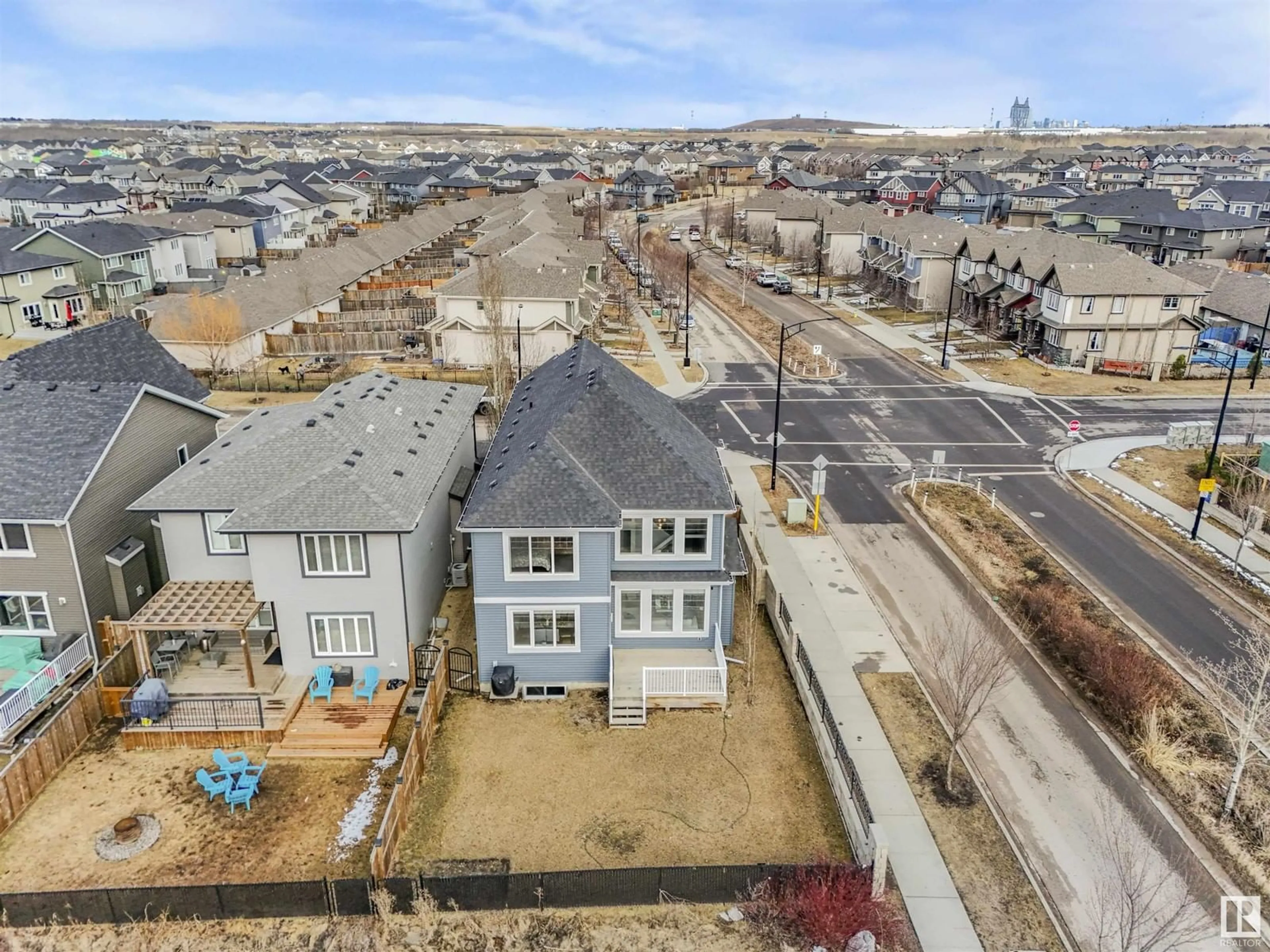 A pic from outside/outdoor area/front of a property/back of a property/a pic from drone, street for 12904 207 ST NW, Edmonton Alberta T5S0K1