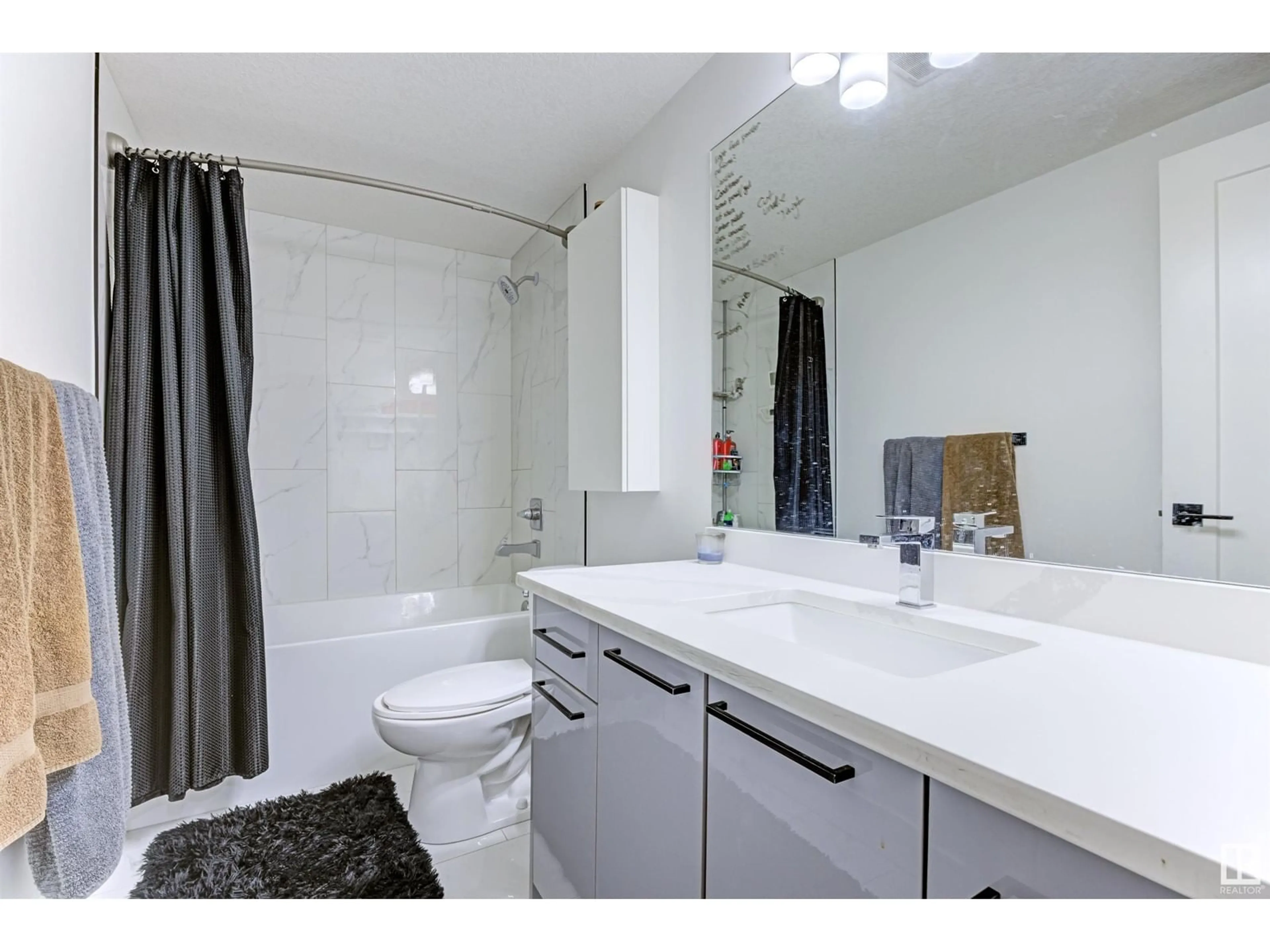 Standard bathroom, unknown for 19628 26 AV NW, Edmonton Alberta T6M0X4