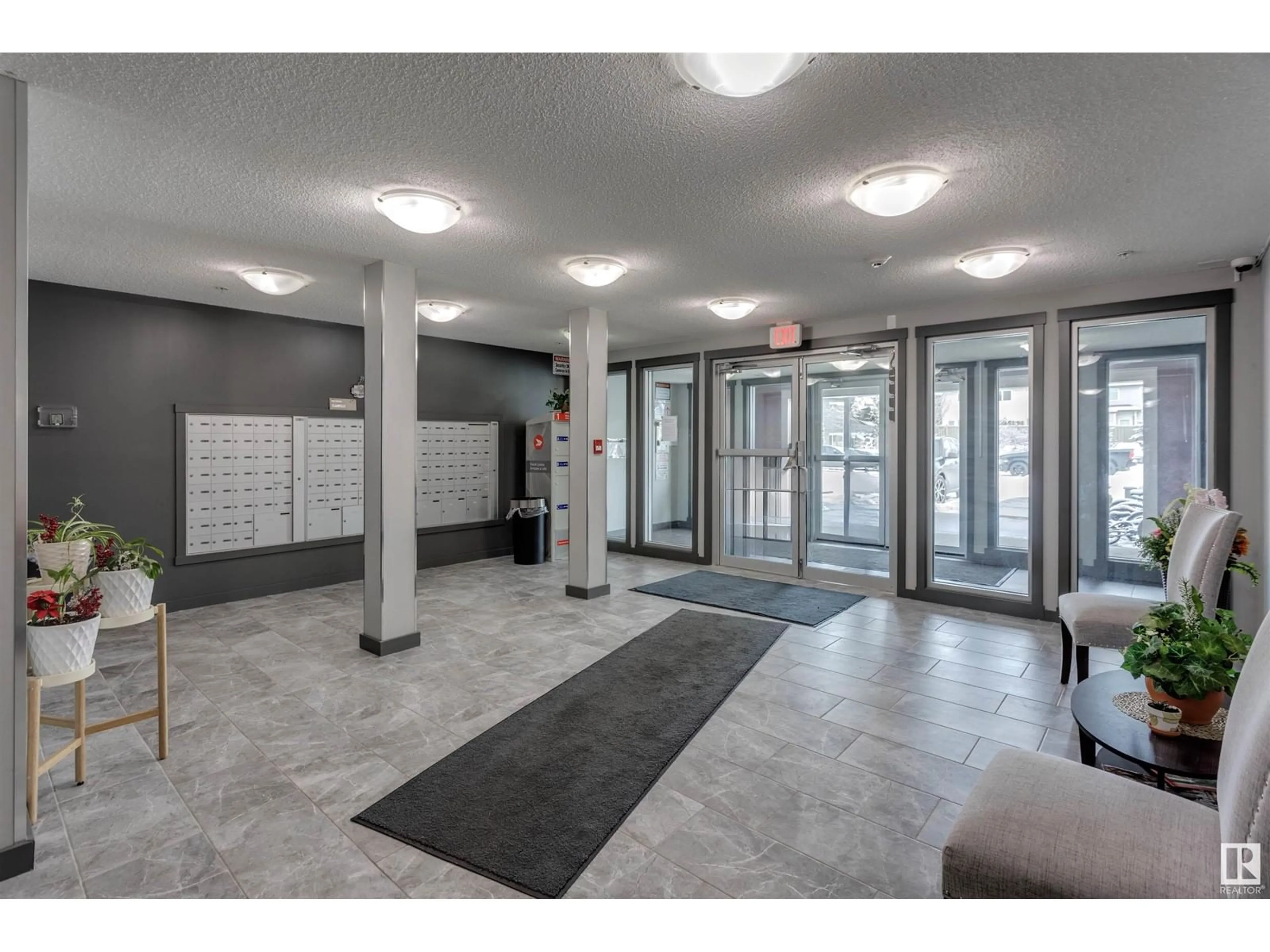 Indoor foyer for #421 5370 CHAPPELLE RD SW, Edmonton Alberta T6W3L5