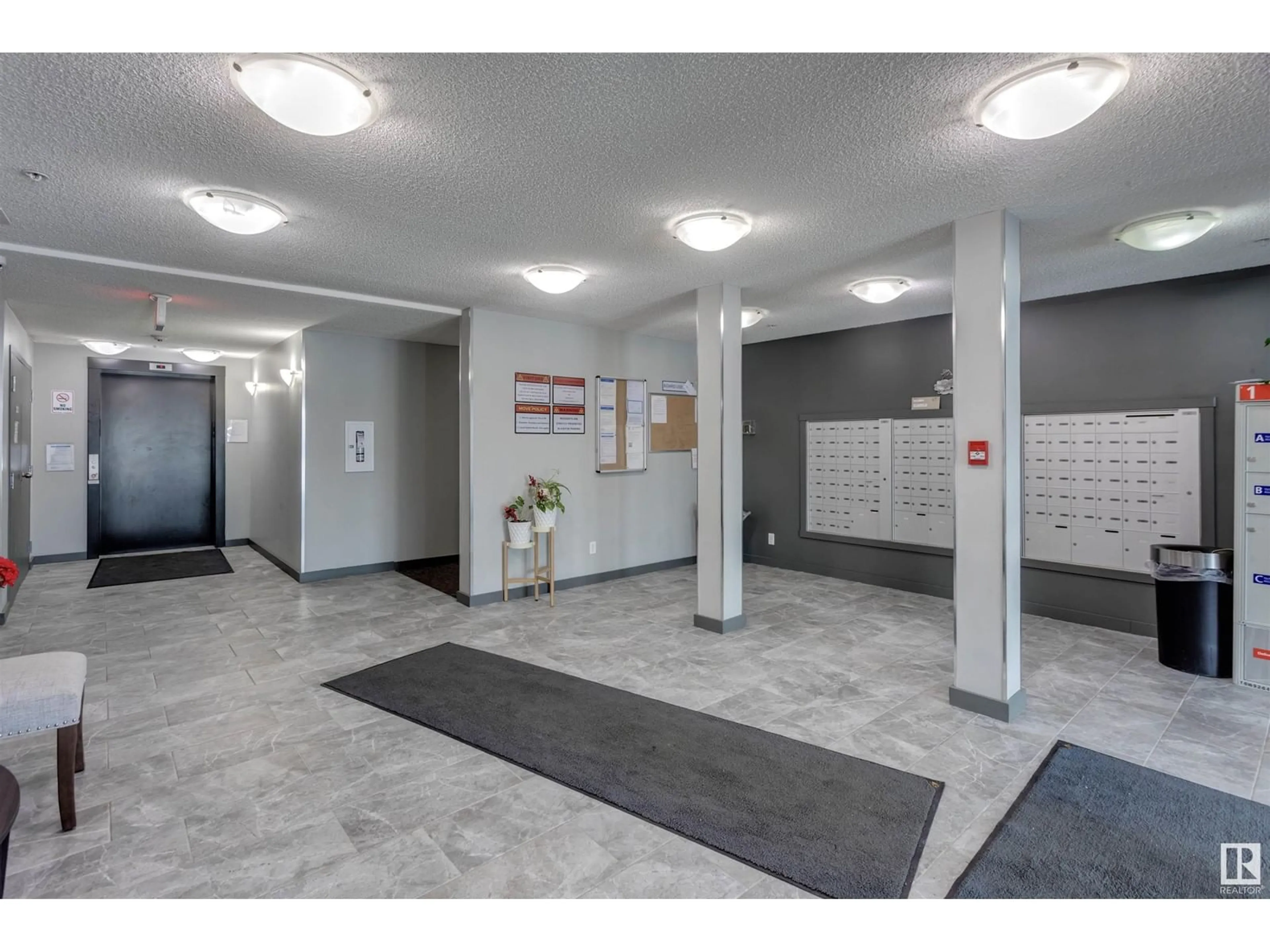 Indoor foyer for #421 5370 CHAPPELLE RD SW, Edmonton Alberta T6W3L5