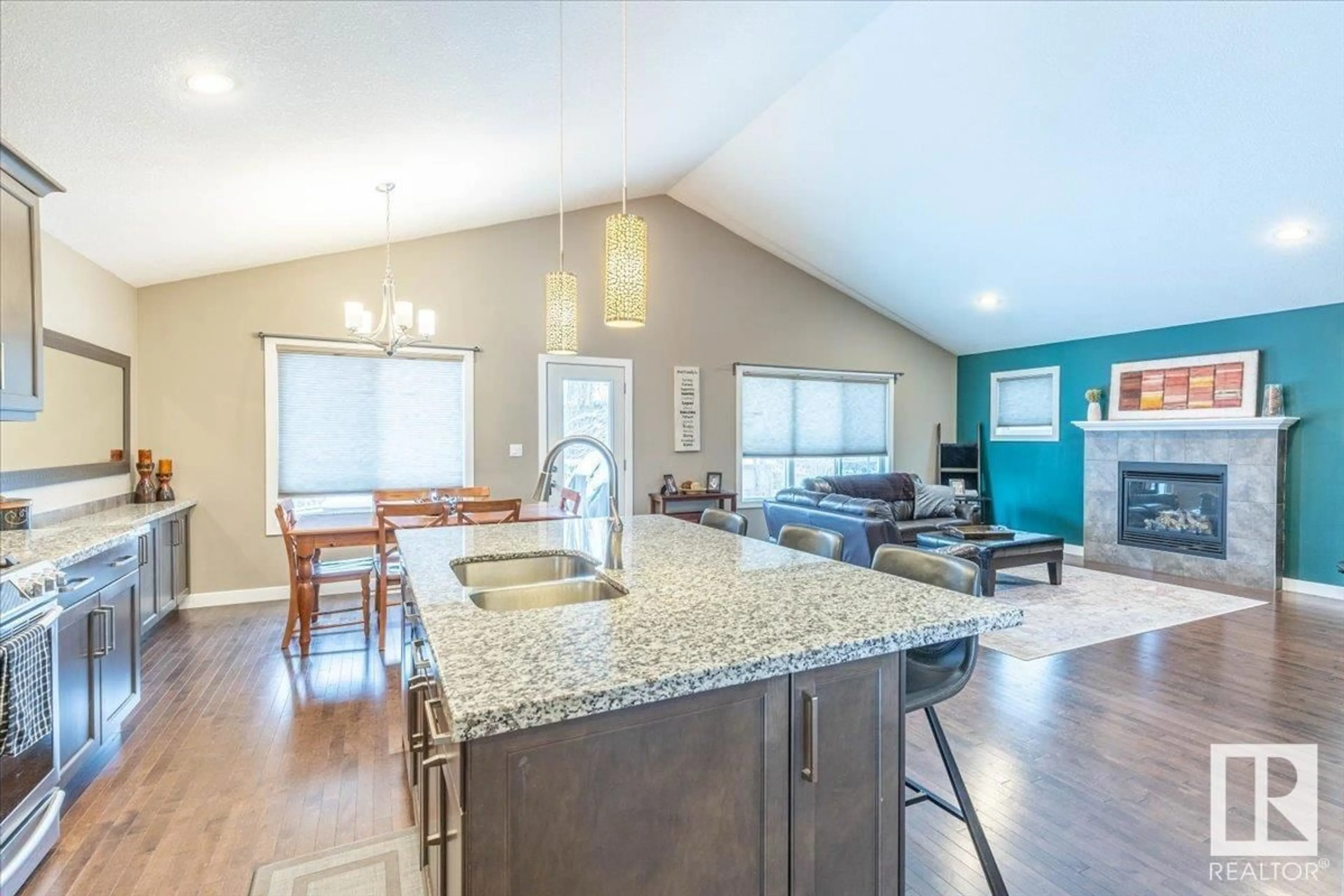 Open concept kitchen, unknown for 13 Southbridge Cr, Calmar Alberta T0C0V0