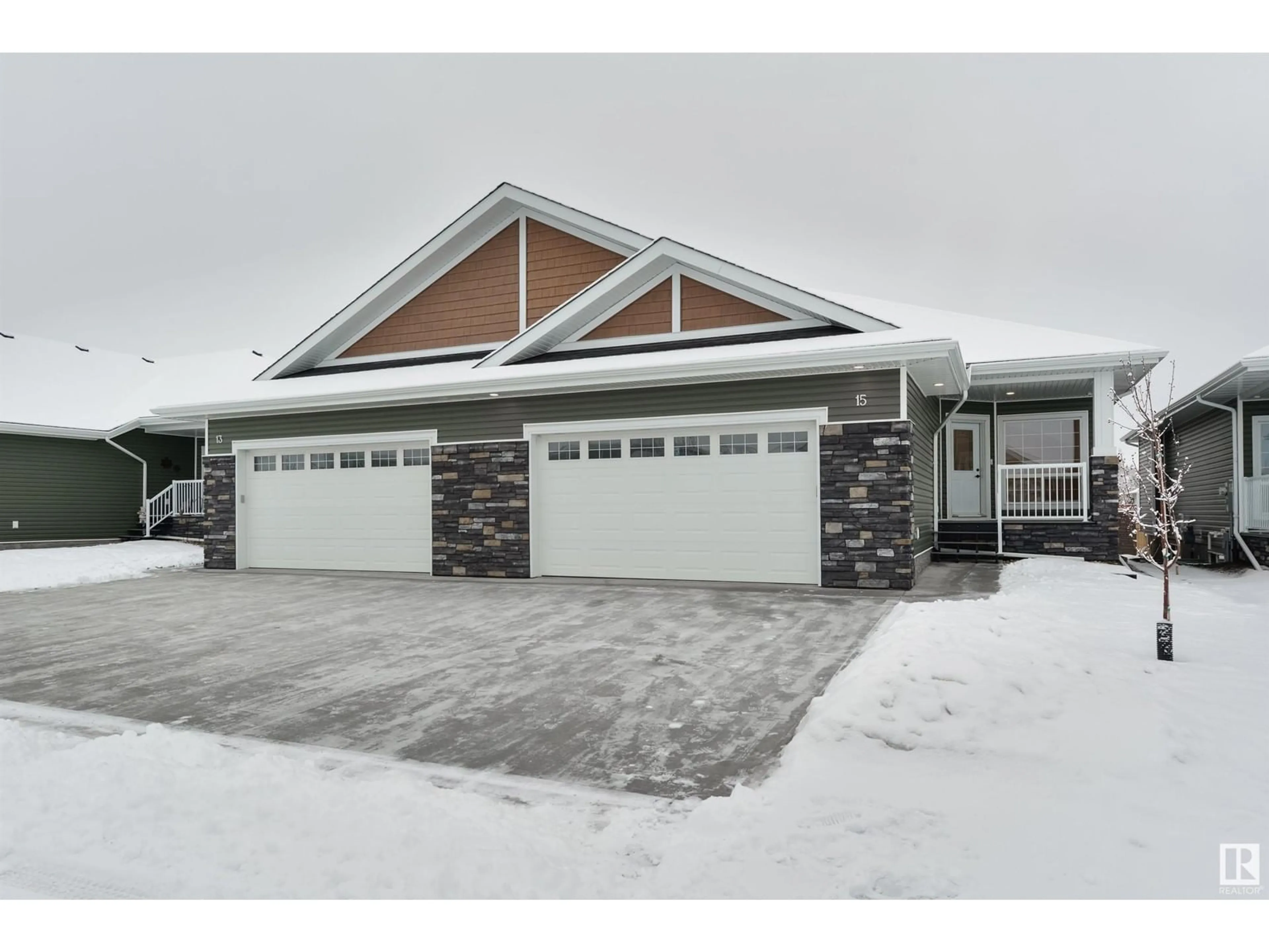 Indoor garage for #15 1005 CALAHOO RD, Spruce Grove Alberta T7X2T7