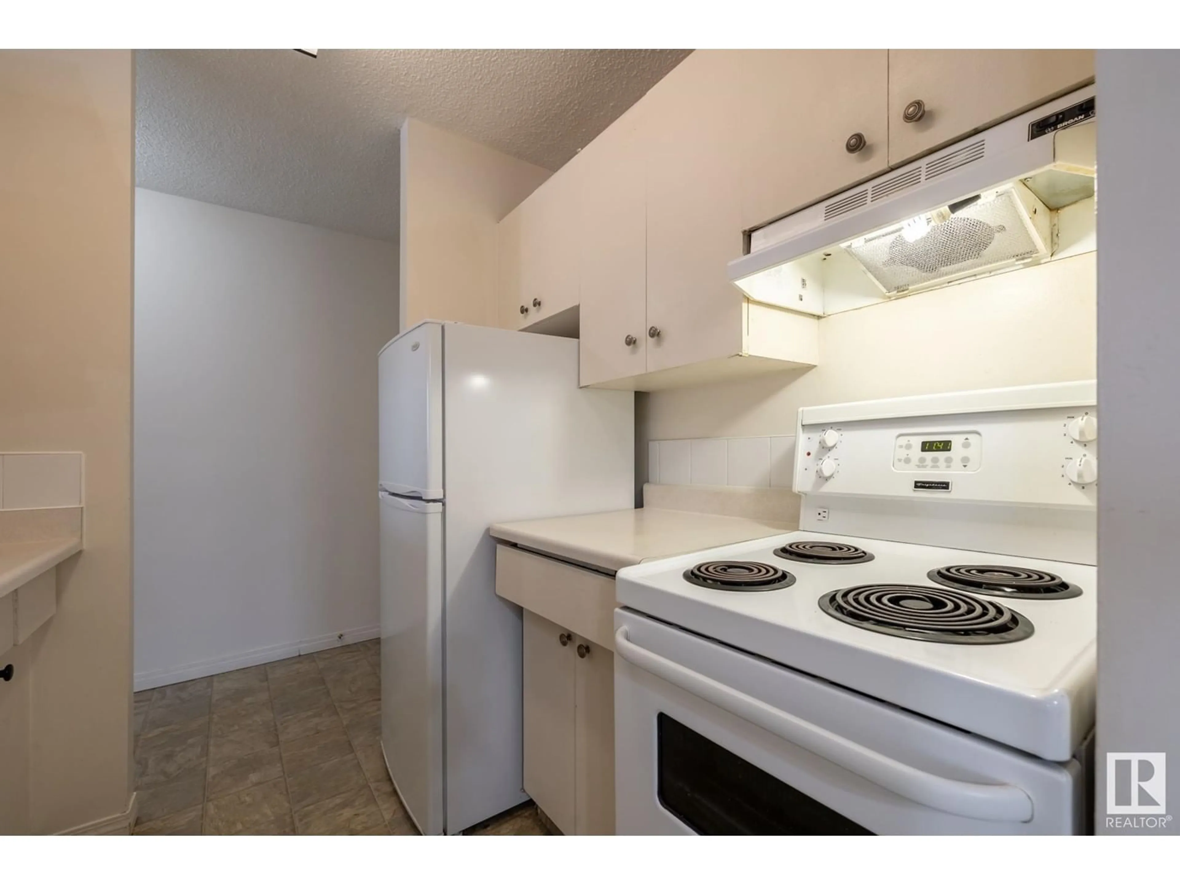 Standard kitchen, unknown for #505 10160 116 ST NW, Edmonton Alberta T5K1V9