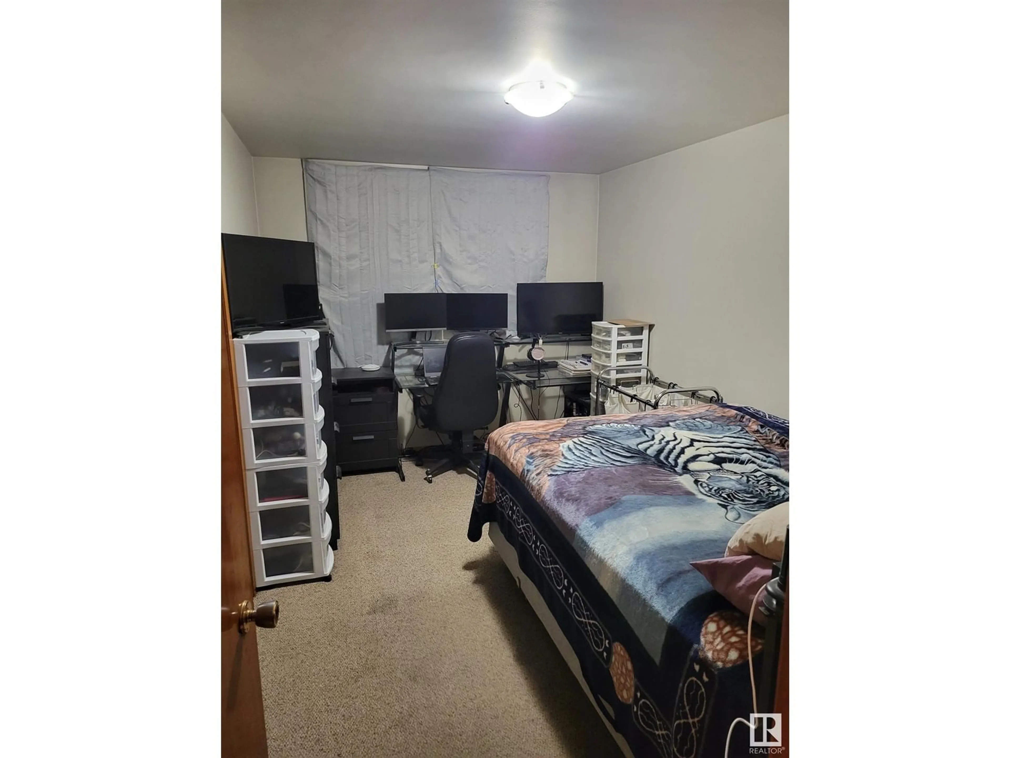 A pic of a room for 12712 94 ST NW, Edmonton Alberta T5E3V5