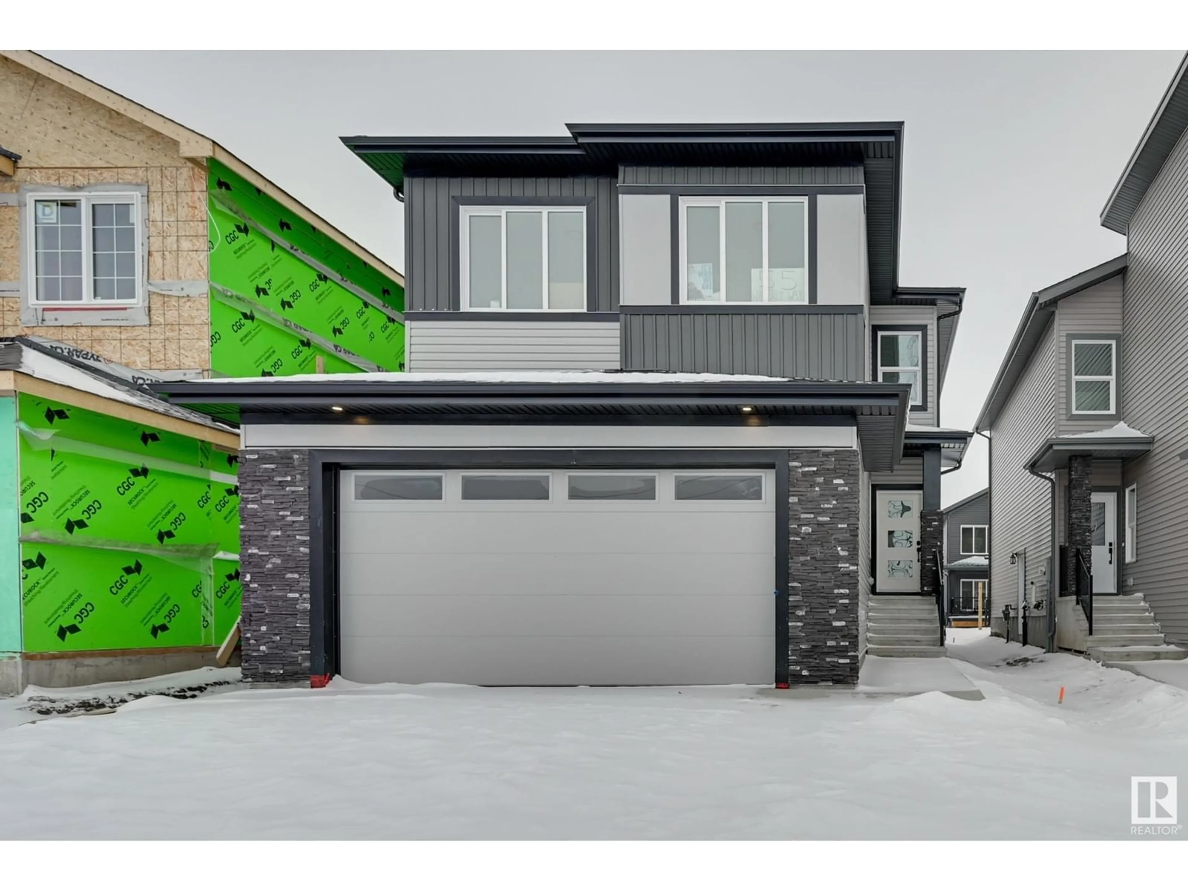 Indoor garage for 55 WAVERLY WY, Fort Saskatchewan Alberta T8L0Z8