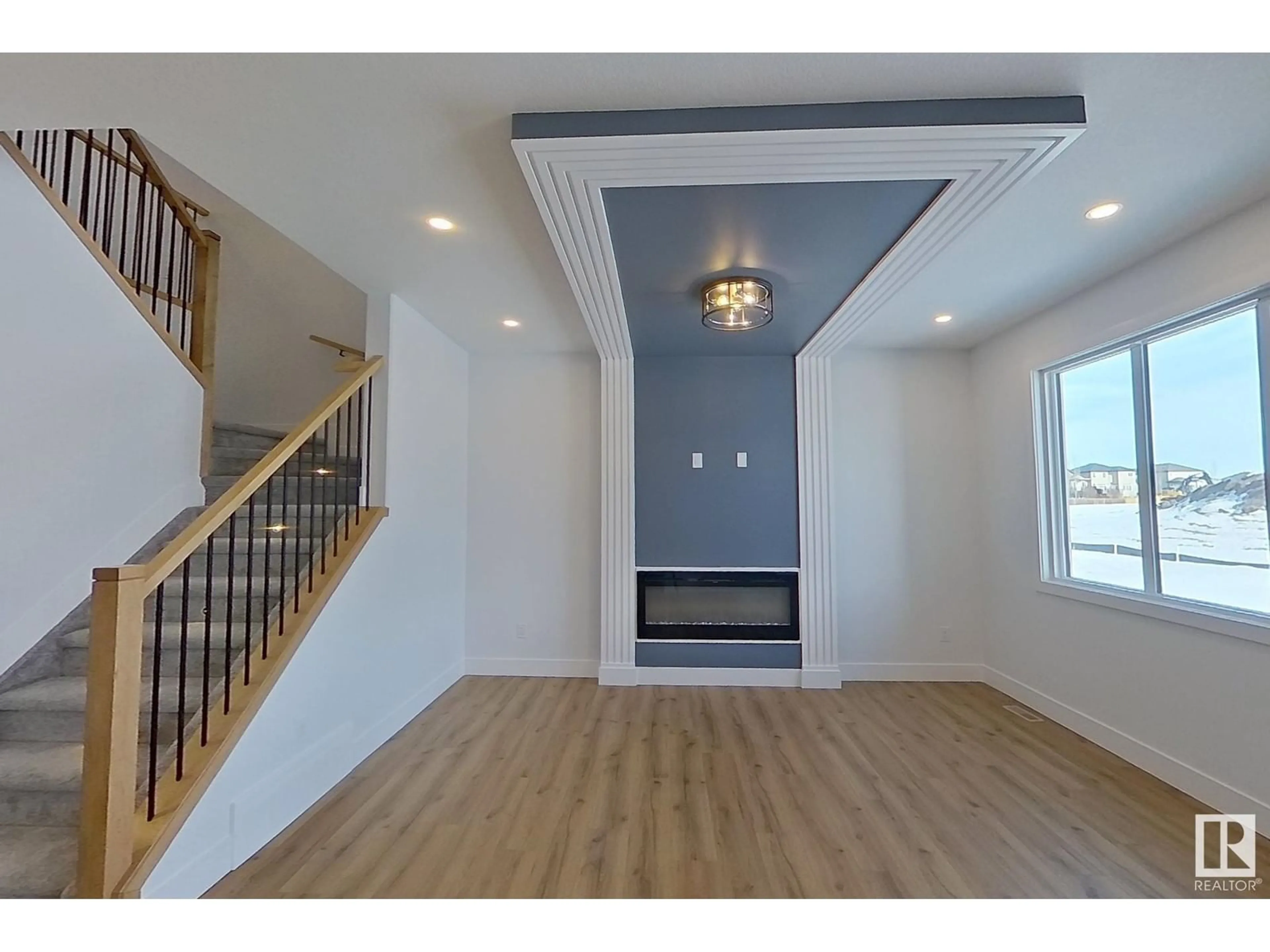 Indoor foyer for 125 WYATT RG, Fort Saskatchewan Alberta T8L0Z8