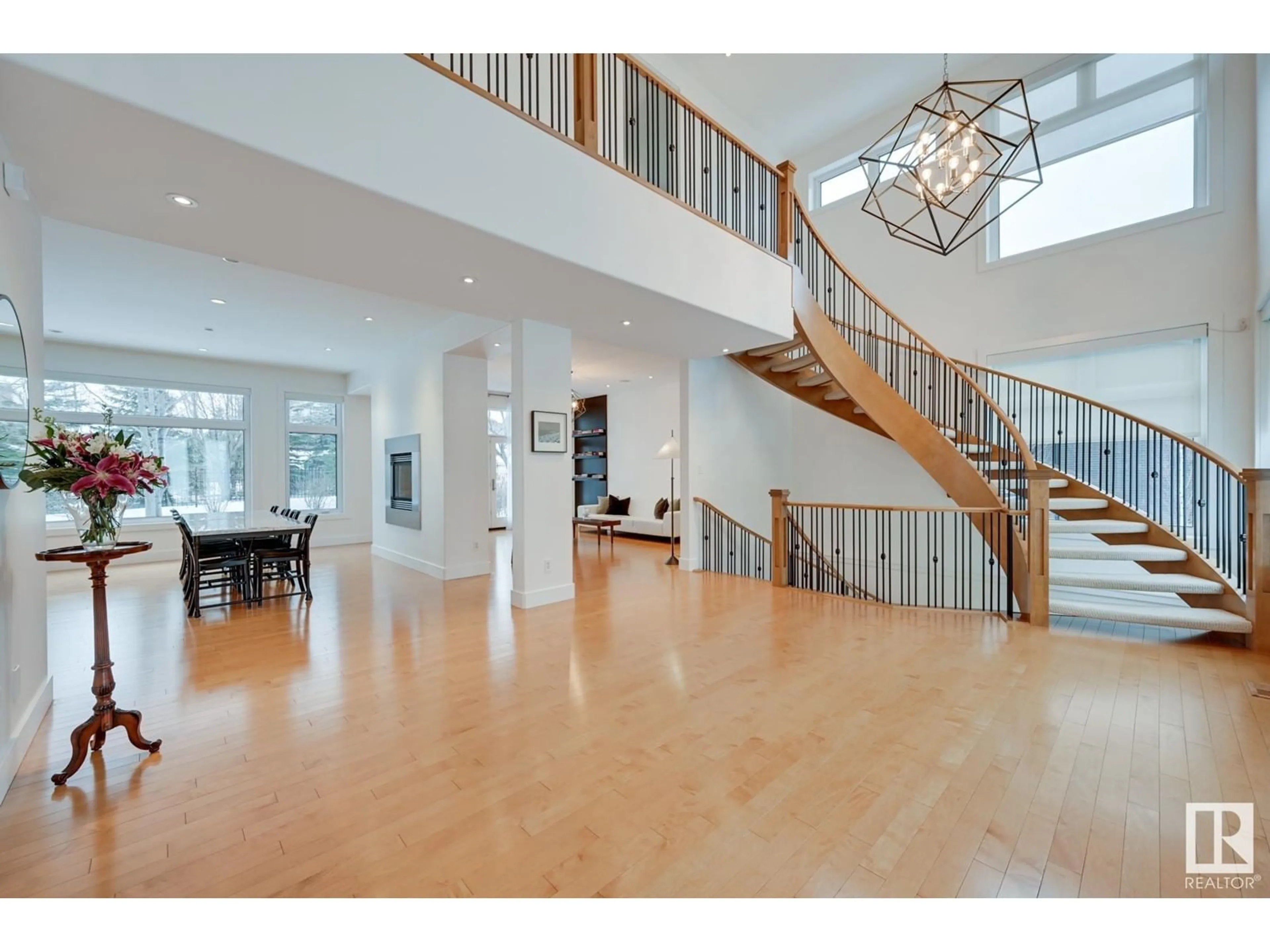 Indoor foyer for 2442 MARTELL CR NW, Edmonton Alberta T6R0M6