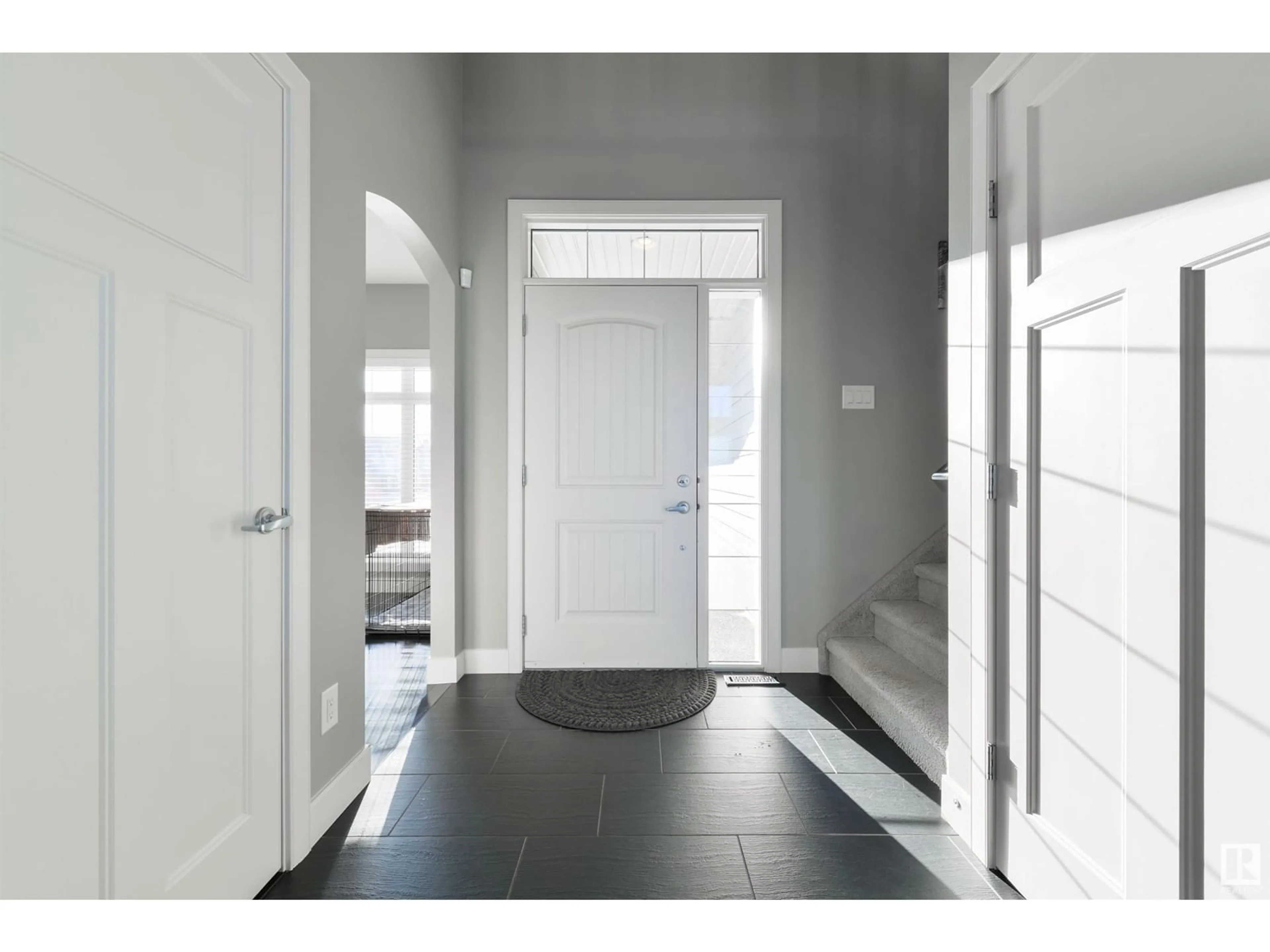 Indoor entryway for #35 10550 ELLERSLIE RD SW, Edmonton Alberta T6W0Y2