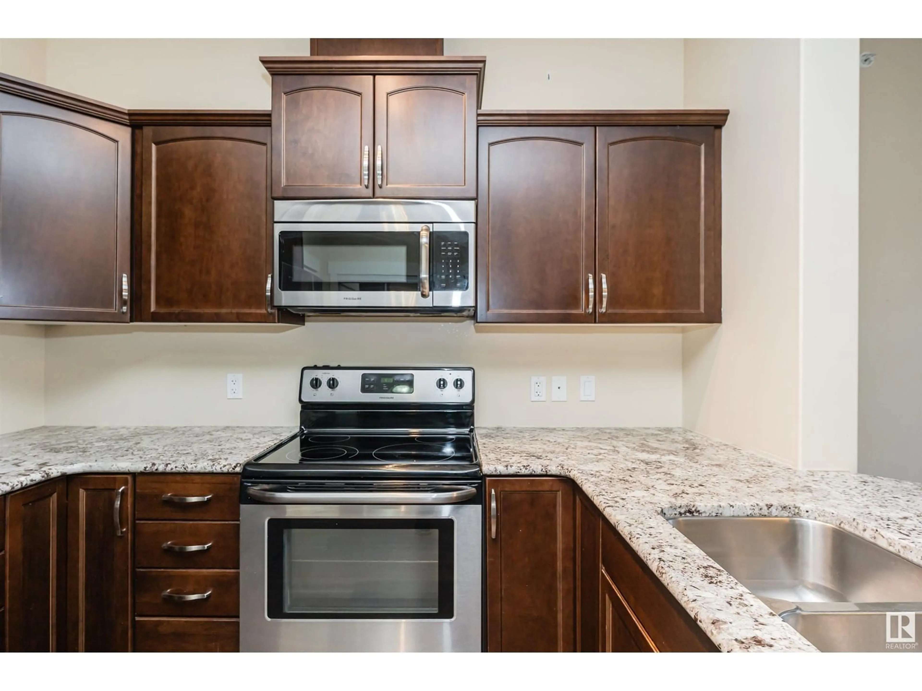 Standard kitchen, unknown for #414 - 511 QUEEN ST, Spruce Grove Alberta T7X0G4