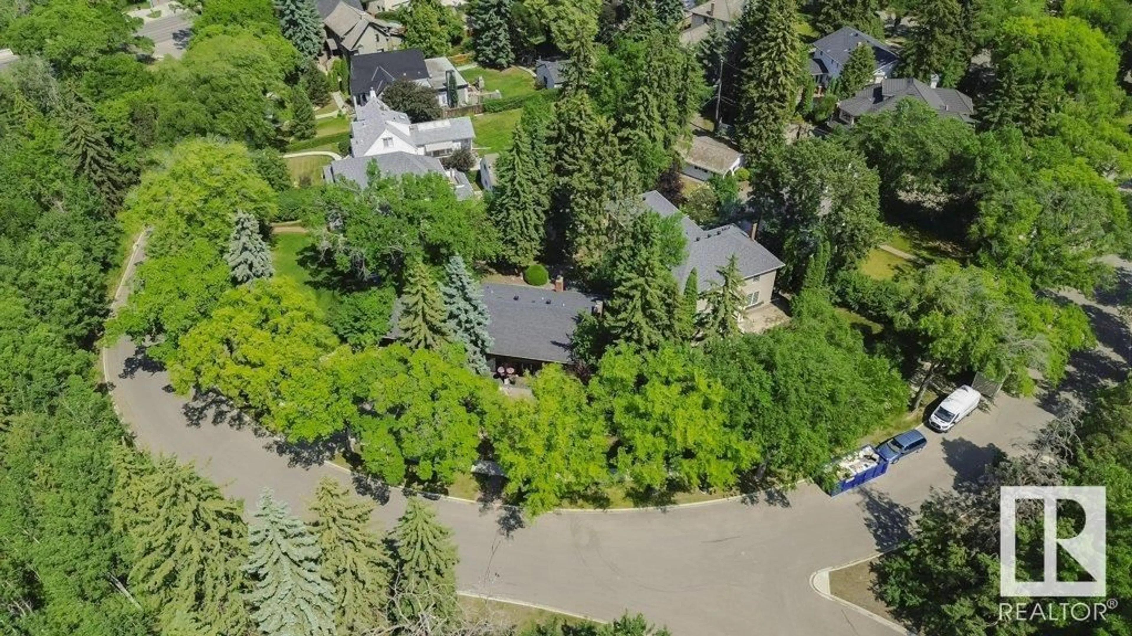 A pic from outside/outdoor area/front of a property/back of a property/a pic from drone, street for 24 WELLINGTON CR NW, Edmonton Alberta T5N3V2