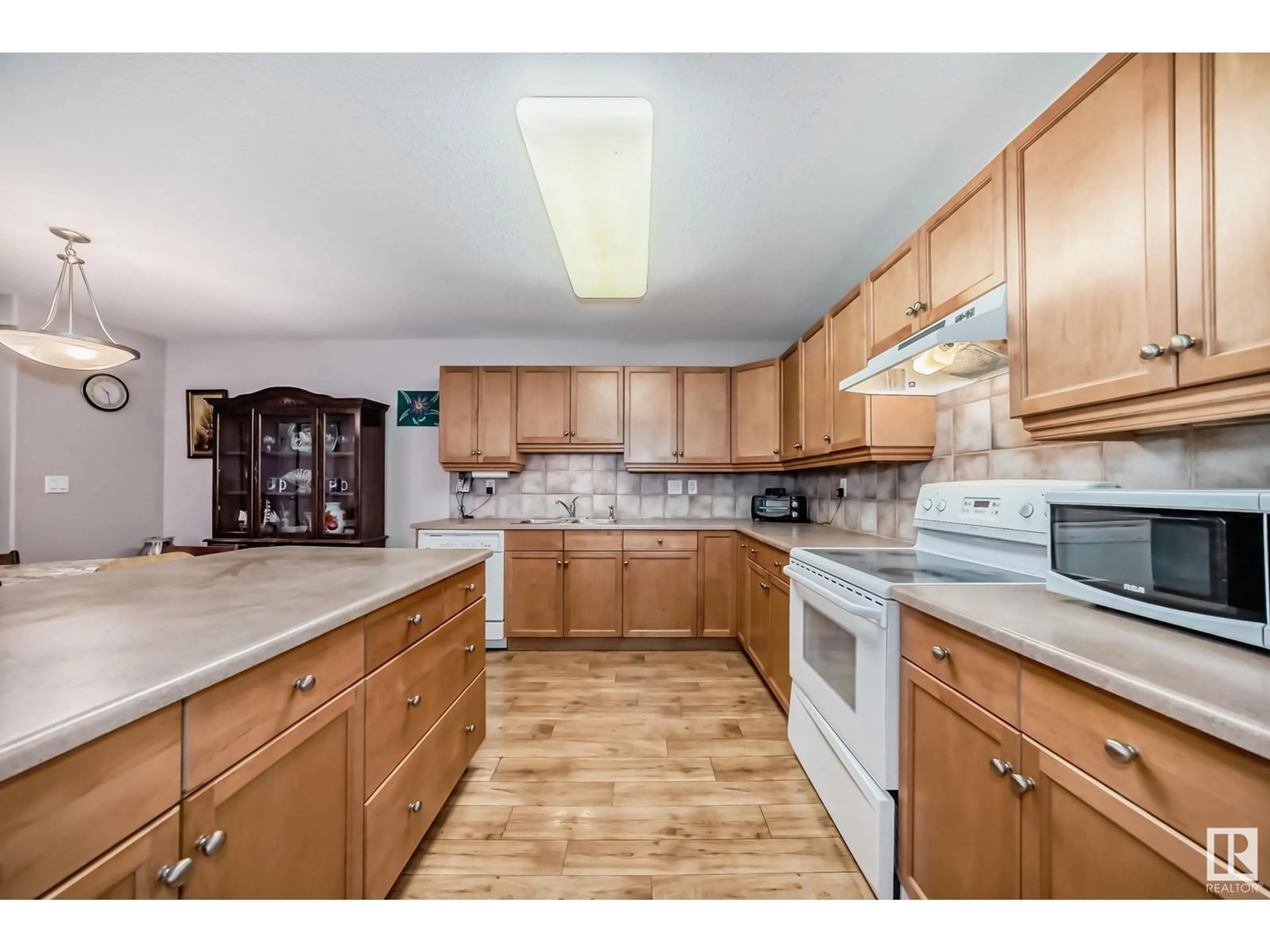 Standard kitchen, unknown for #312 8956 156 ST NW, Edmonton Alberta T5R5Z6