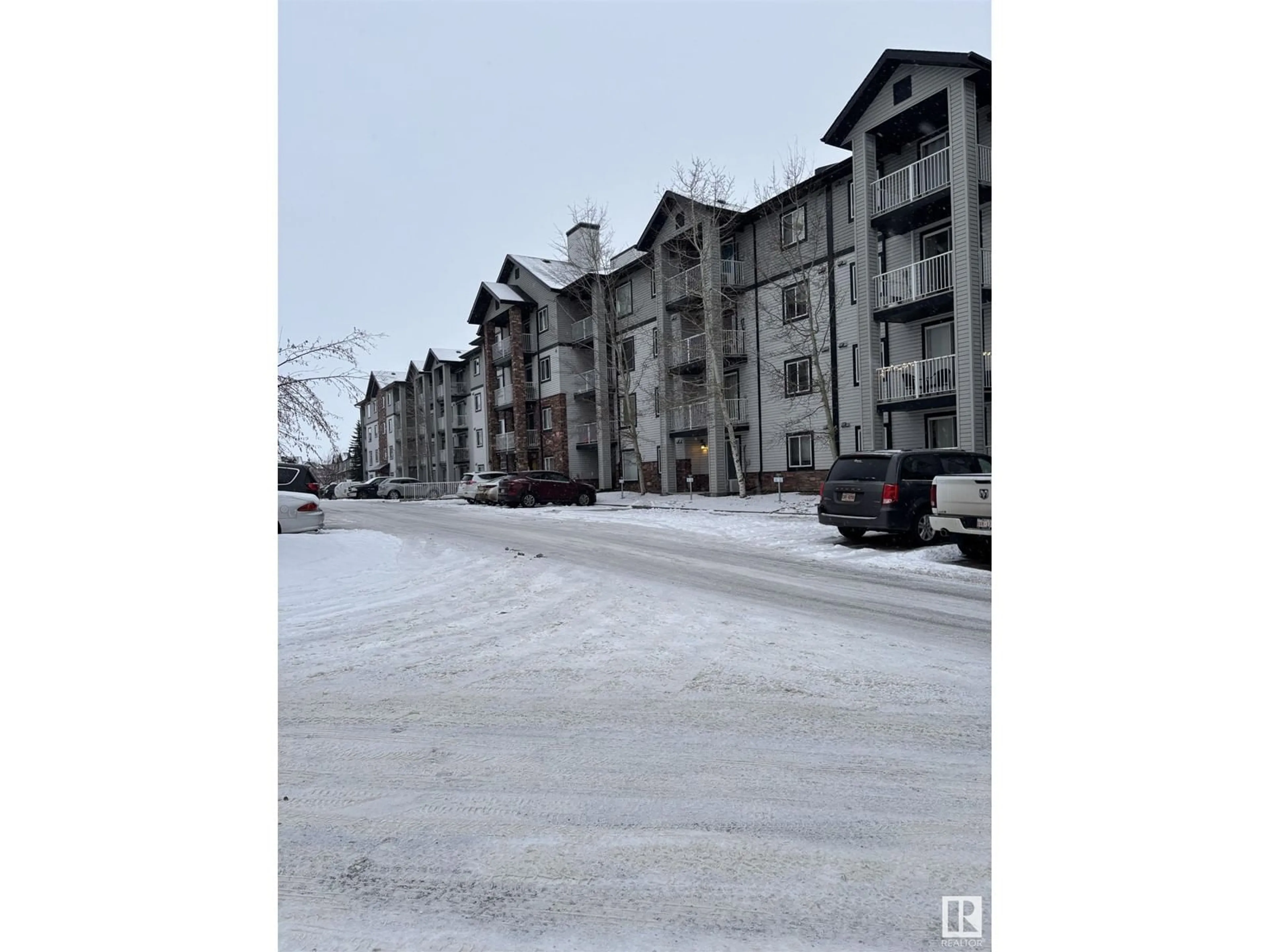 Parking for #406 42 SUMMERWOOD BV, Sherwood Park Alberta T8H0C3