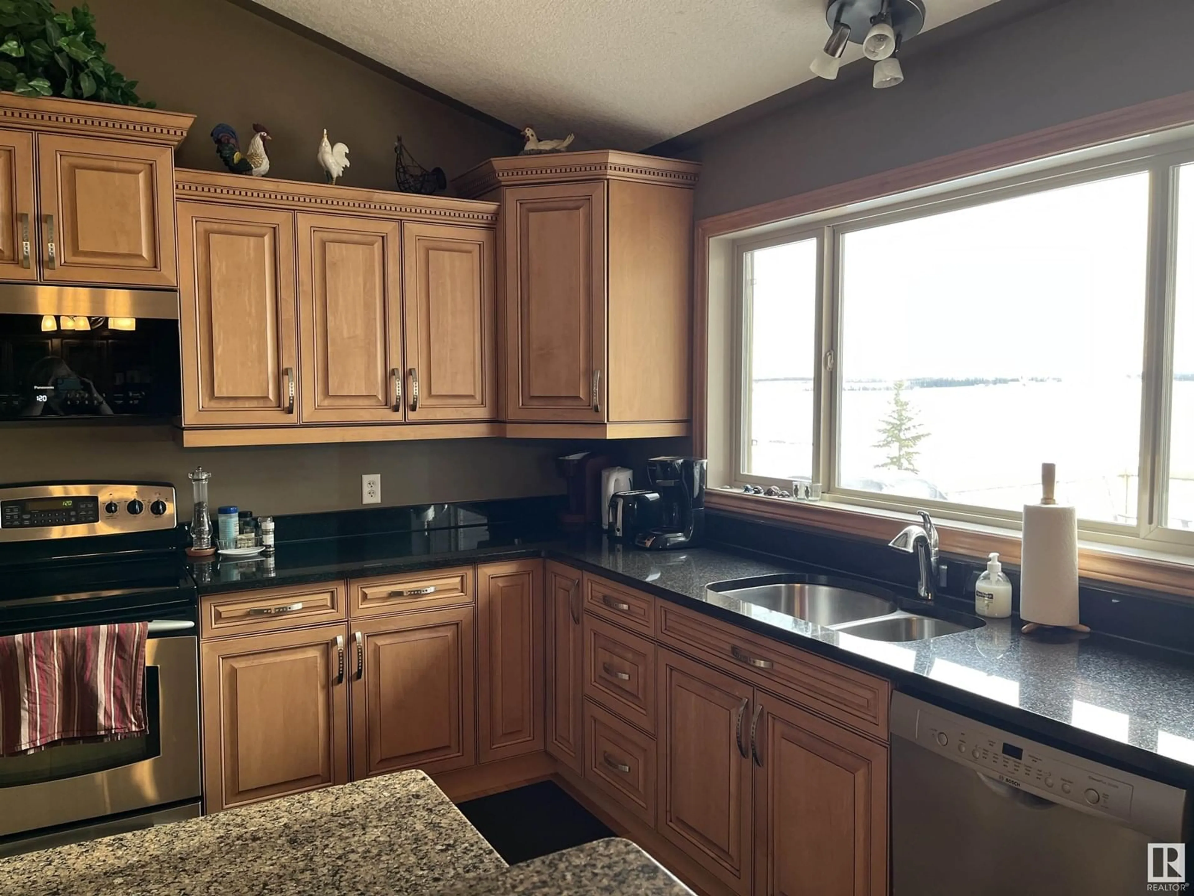 Standard kitchen, unknown for 3702 Lakeshore DR, Bonnyville Town Alberta T9N2H7