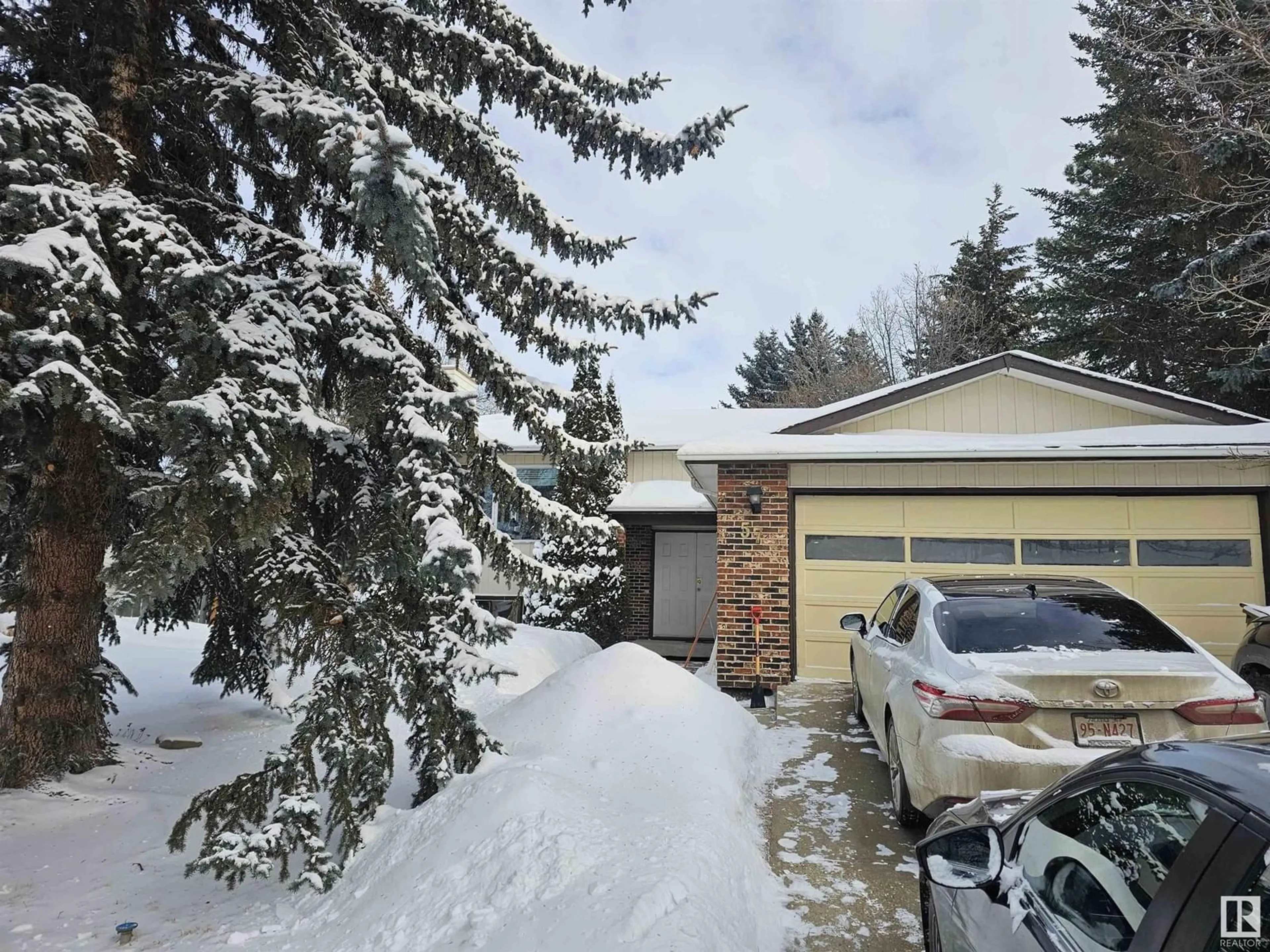 A pic from outside/outdoor area/front of a property/back of a property/a pic from drone, street for 57 PRINCETON CR, St. Albert Alberta T8N4T4