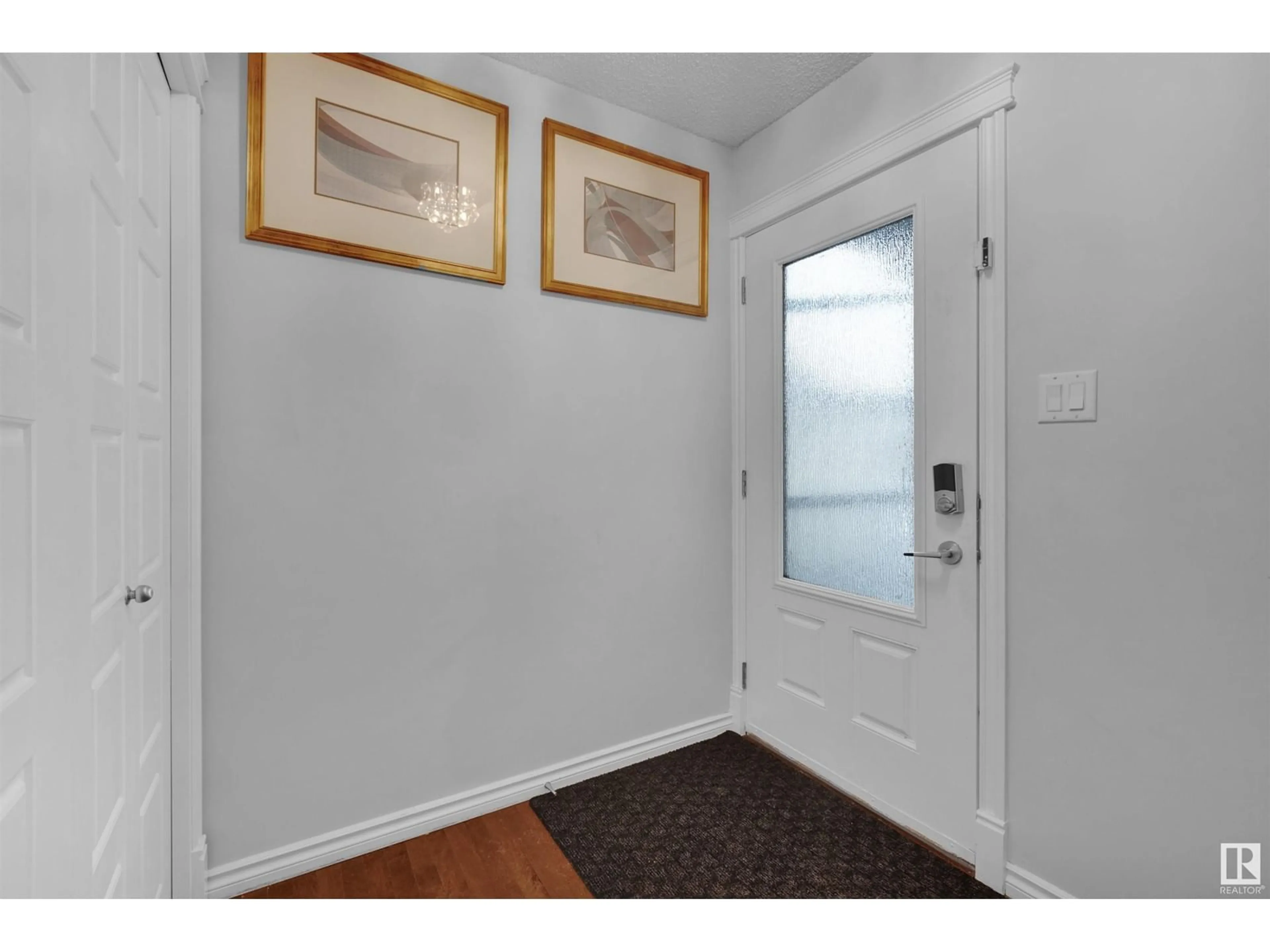 Indoor entryway for 1785 28 ST NW NW, Edmonton Alberta T6T0S7