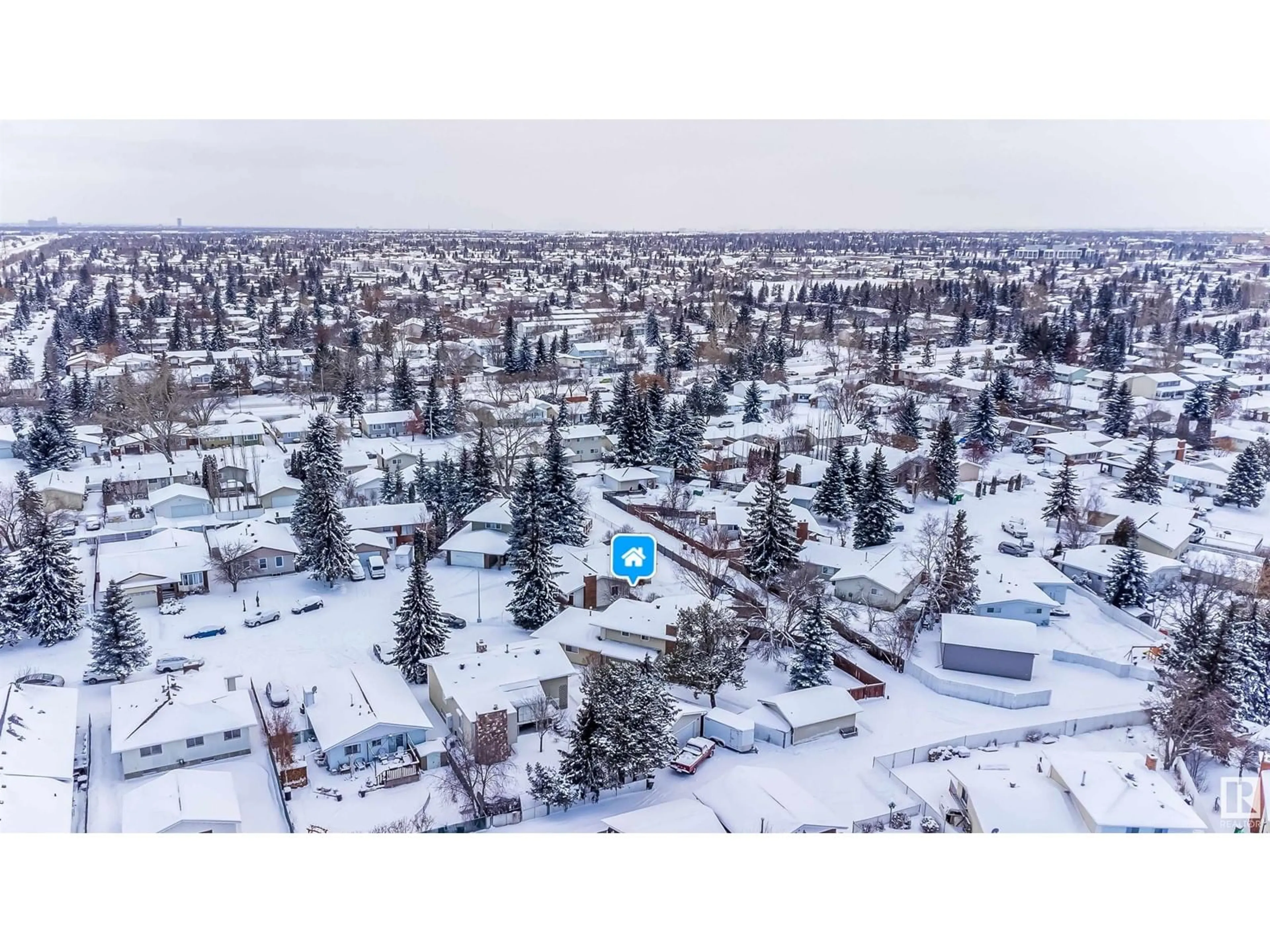 A pic from outside/outdoor area/front of a property/back of a property/a pic from drone, street for 2011 89 ST NW, Edmonton Alberta T6K2A2