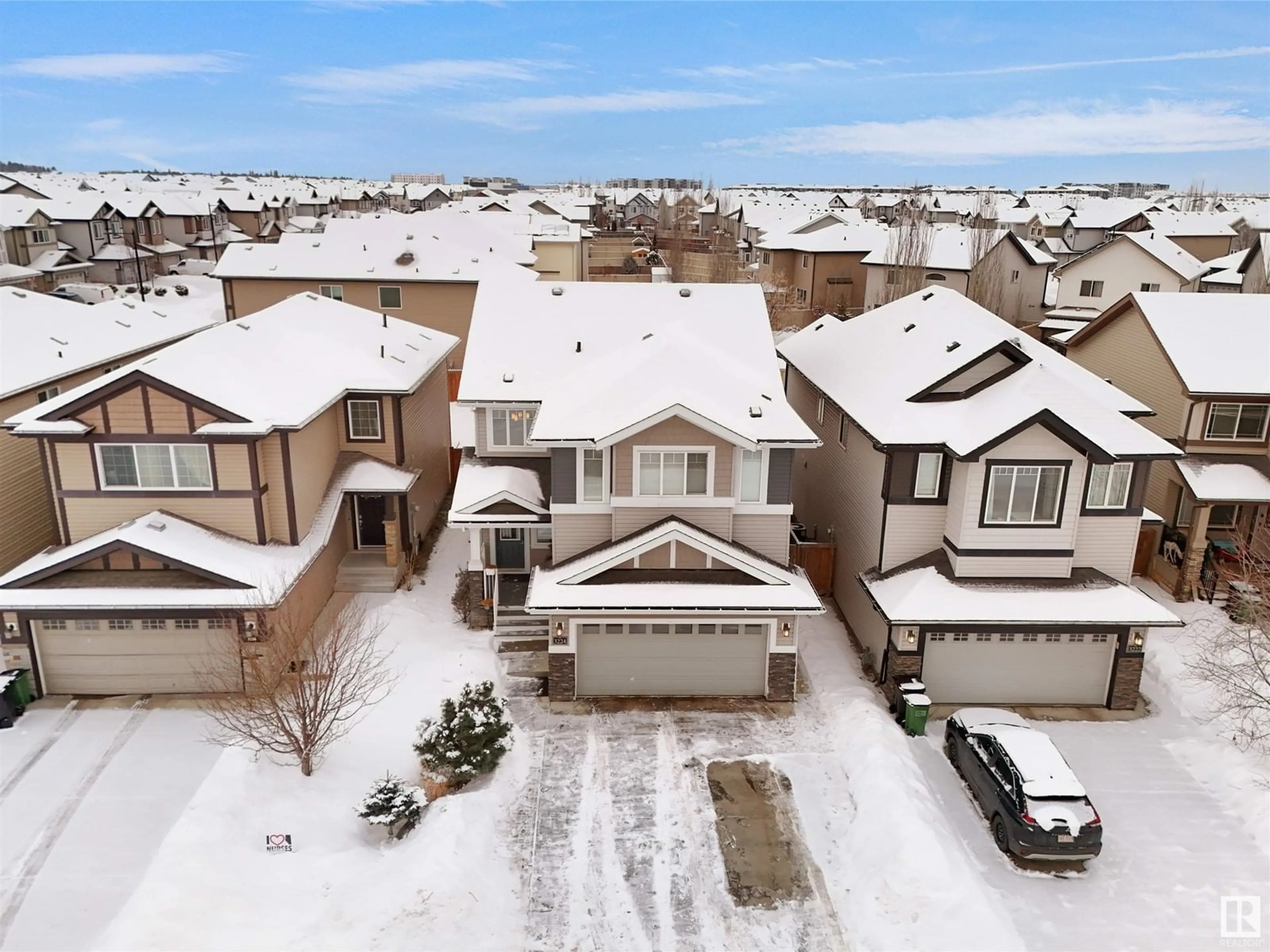 A pic from outside/outdoor area/front of a property/back of a property/a pic from drone, street for 3224 Abott Crescent SW SW, Edmonton Alberta T6W2V3