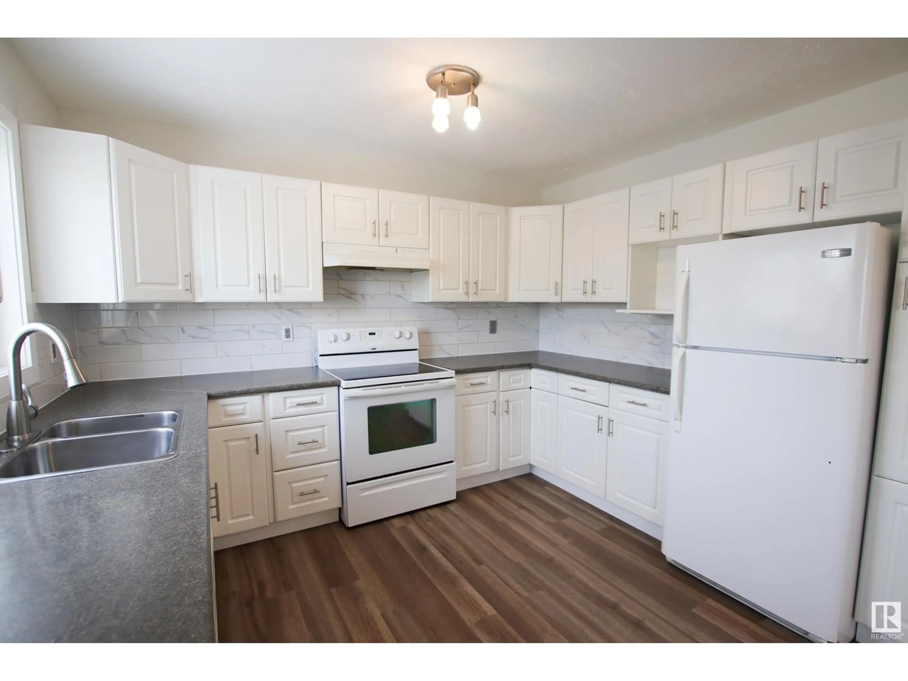 Standard kitchen, unknown for 13321 90 ST NW, Edmonton Alberta T5E3M7