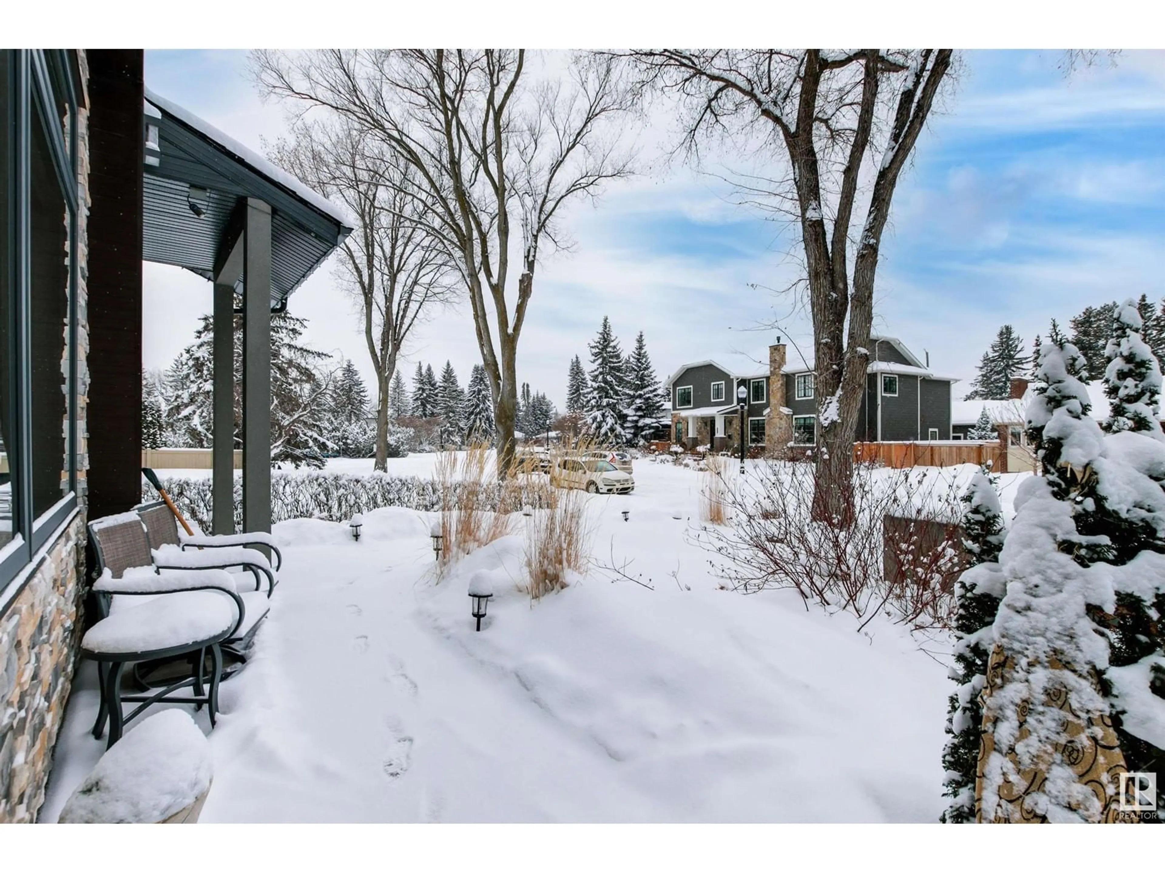 A pic from outside/outdoor area/front of a property/back of a property/a pic from drone, city buildings view from balcony for NW - 10107 138 ST, Edmonton Alberta T5N2H8