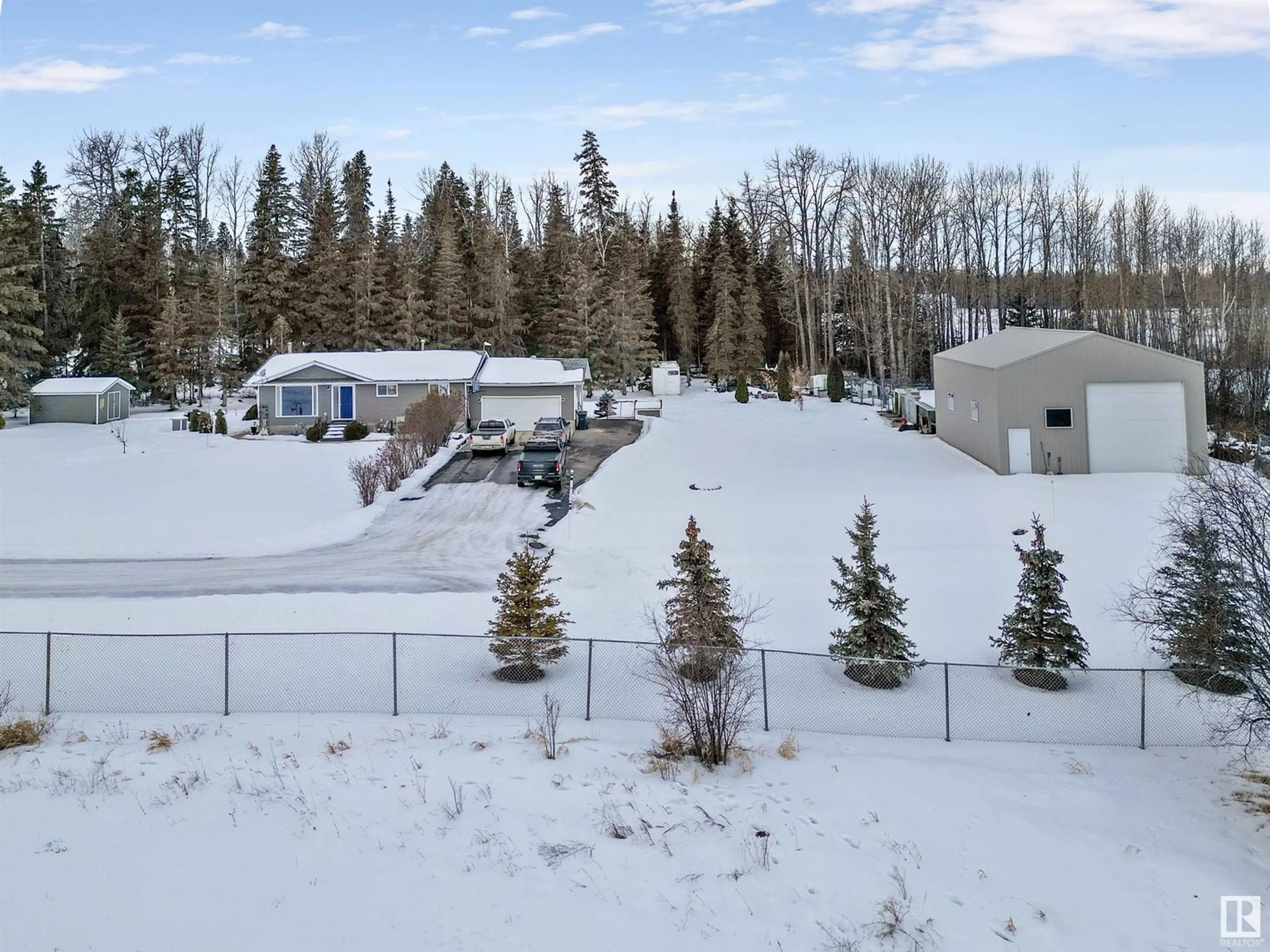 A pic from outside/outdoor area/front of a property/back of a property/a pic from drone, unknown for 7208 TWP 495, Rural Brazeau County Alberta T0E1Z0