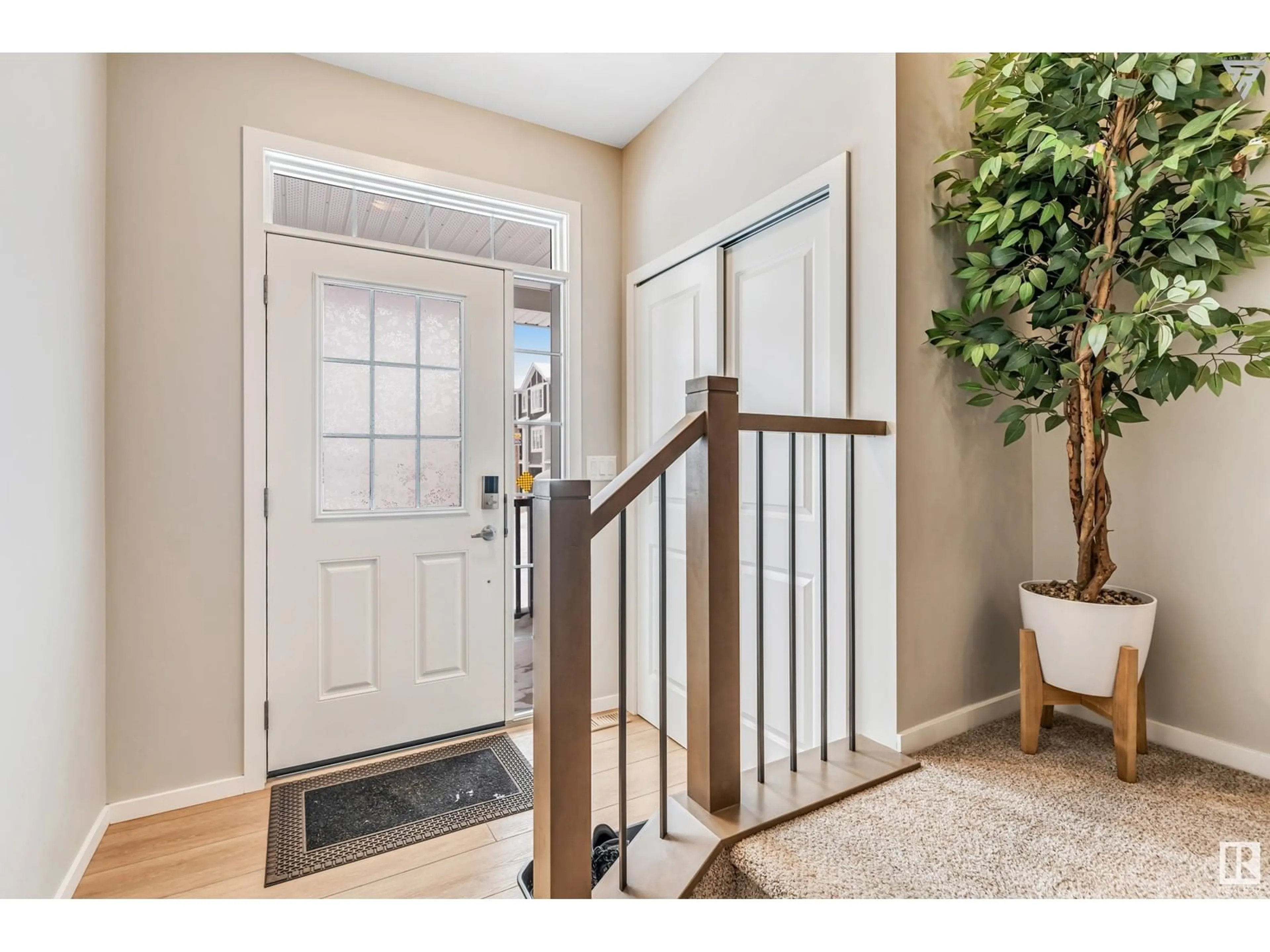 Indoor entryway for 2116 207 ST NW, Edmonton Alberta T6M1N3