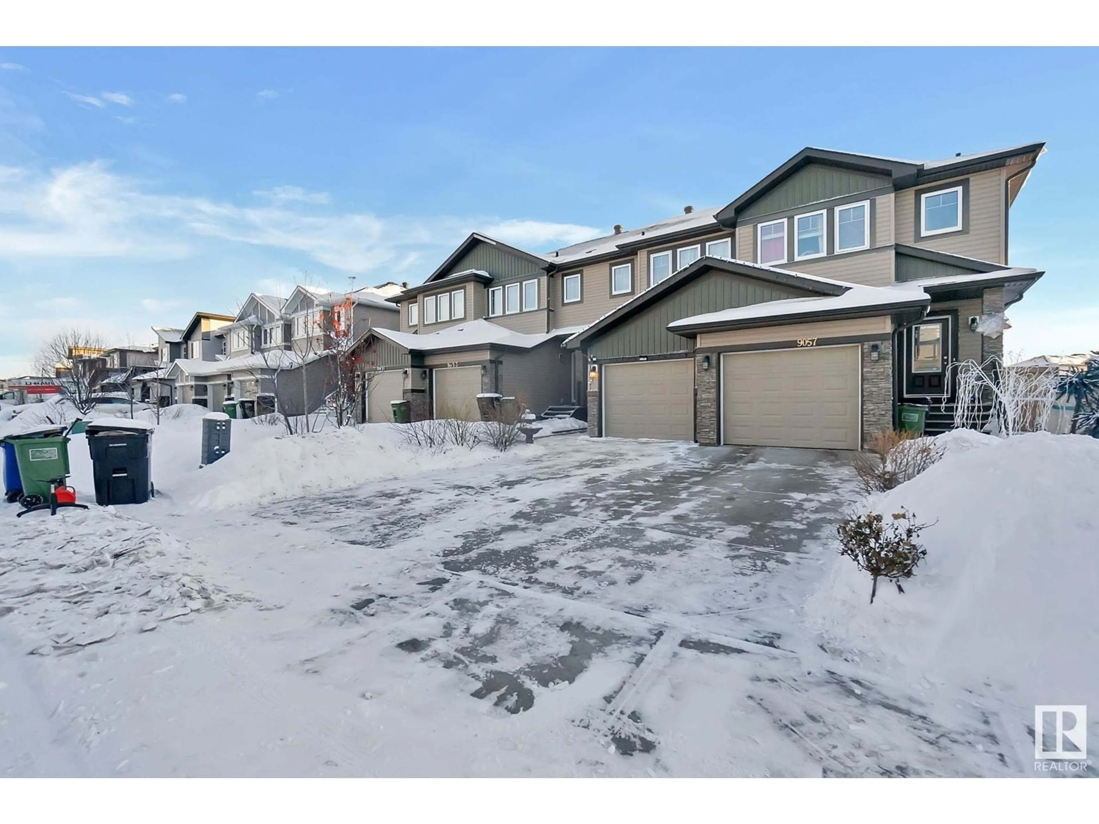 A pic from outside/outdoor area/front of a property/back of a property/a pic from drone, street for 9055 COOPER LINK LI SW, Edmonton Alberta T6W4A4