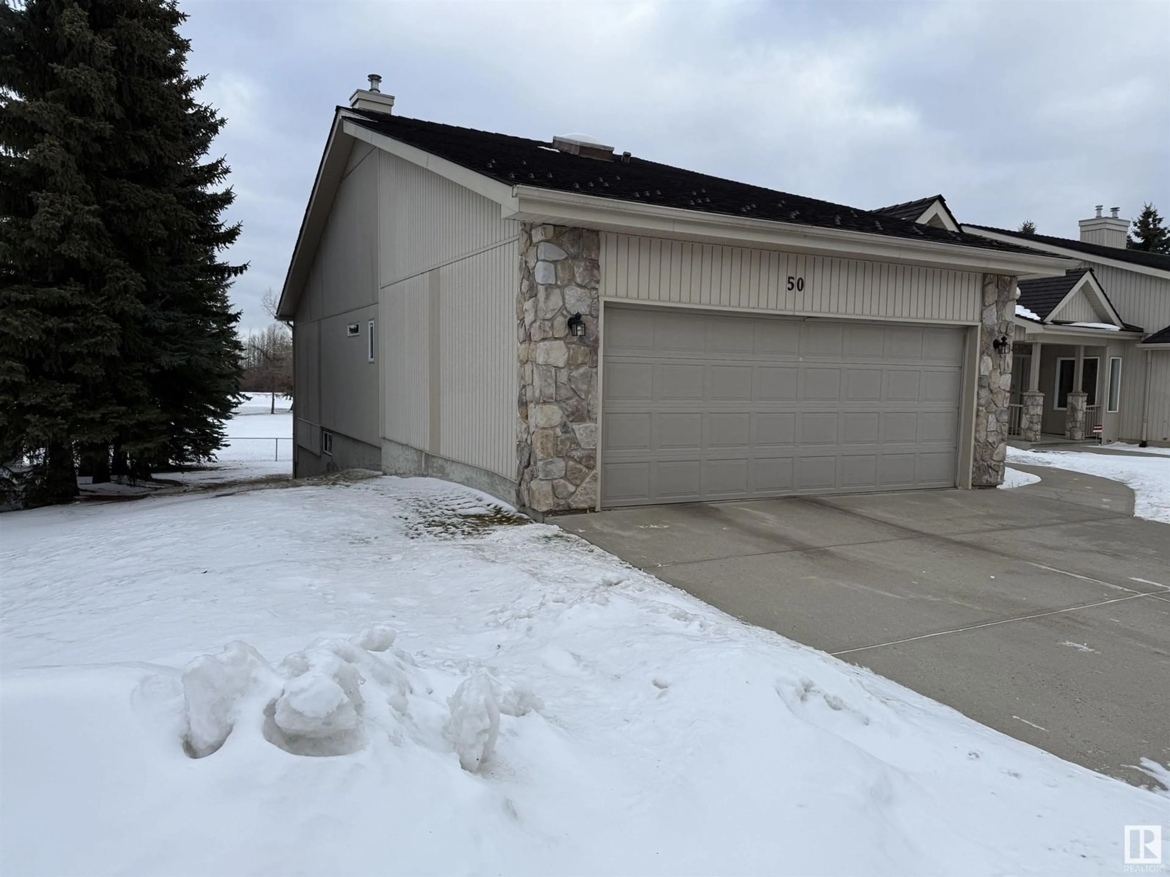 Indoor garage for #50 929 PICARD DR NW, Edmonton Alberta T5T6J7