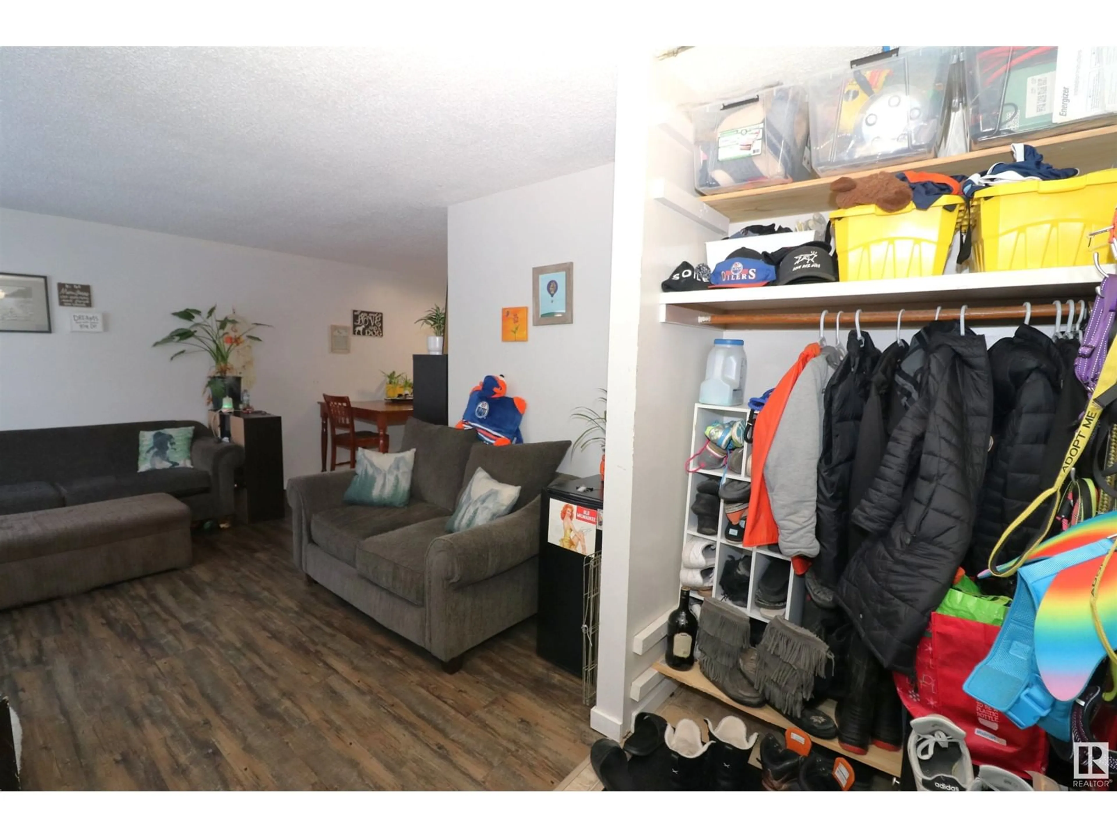 A pic of a room for 10214 155 ST NW, Edmonton Alberta T5P2L7