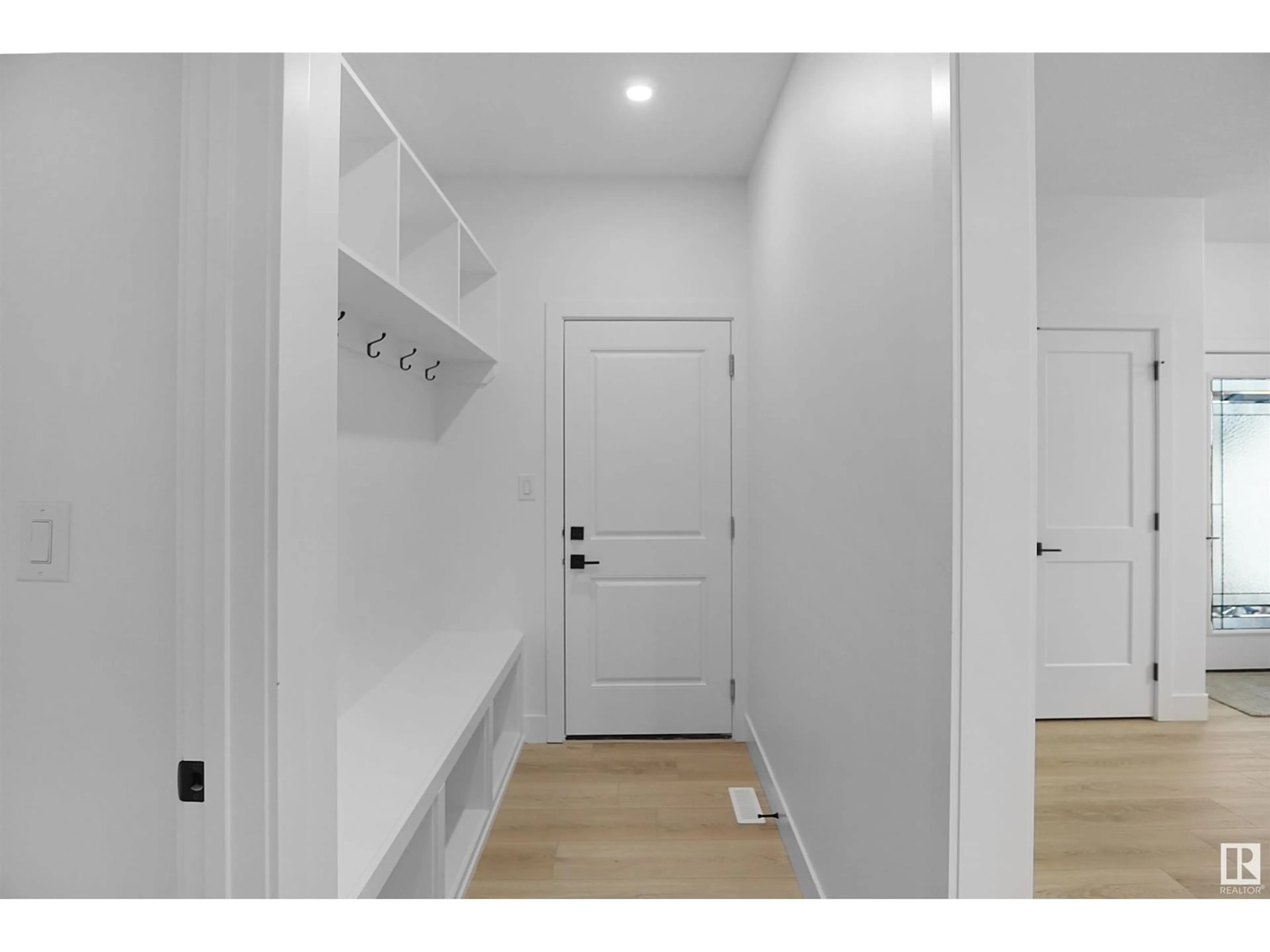 Indoor entryway for NW - 3508 6 ST, Edmonton Alberta T6T2L5