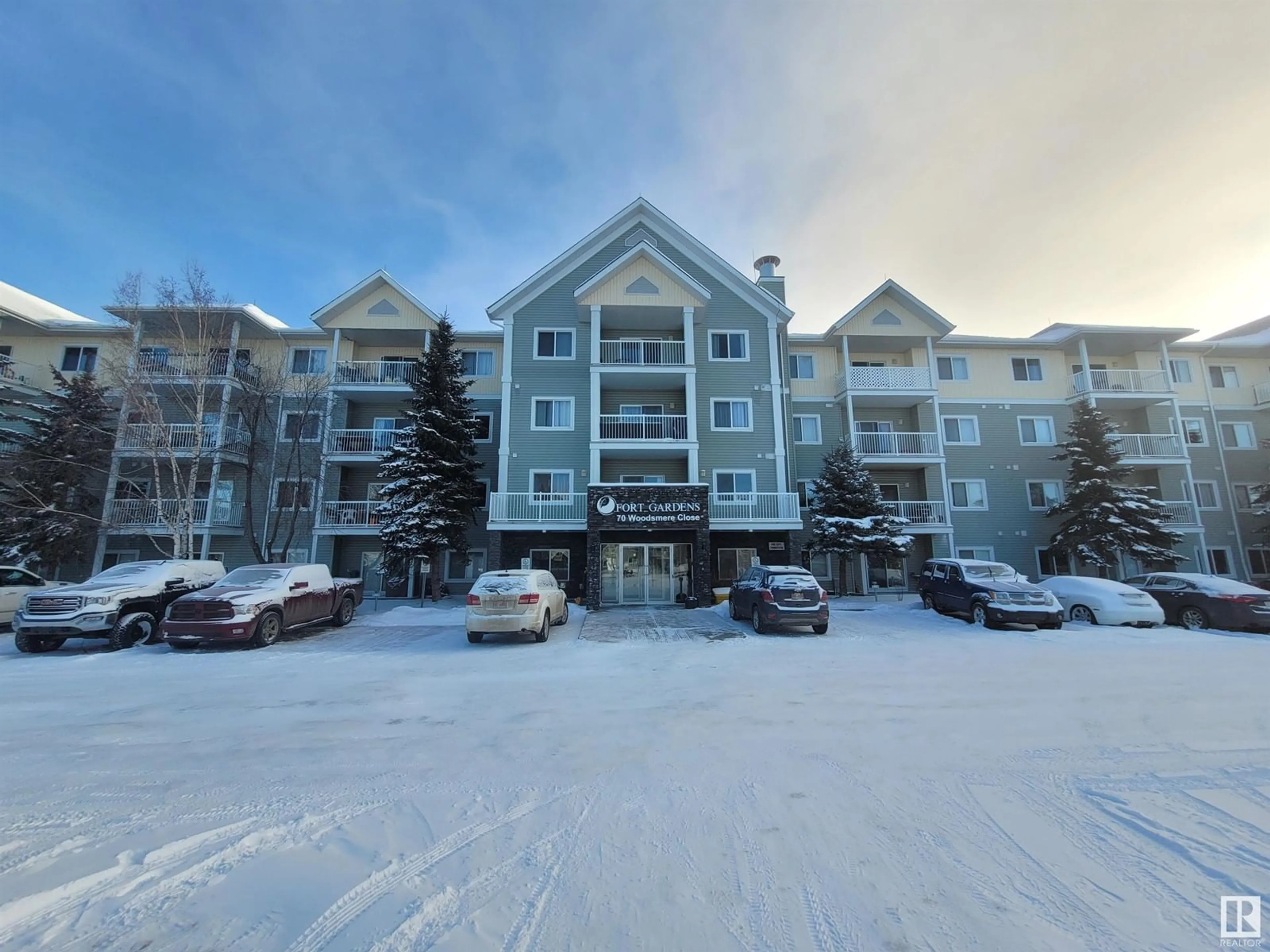 A pic from outside/outdoor area/front of a property/back of a property/a pic from drone, mountain view for #317 70 WOODSMERE CL, Fort Saskatchewan Alberta T8L4R8